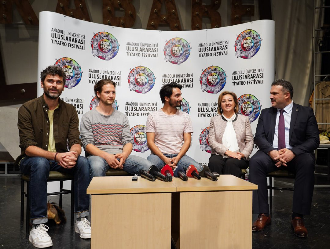 AÜ Tiyatro Festivali - Family Floz Söyleşisi