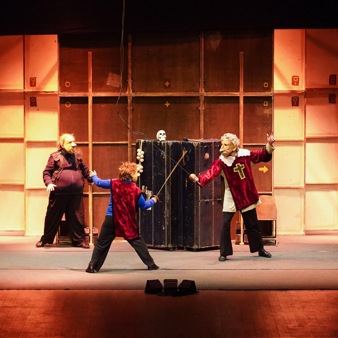 AÜ Tiyatro Festivali / Familie Floz