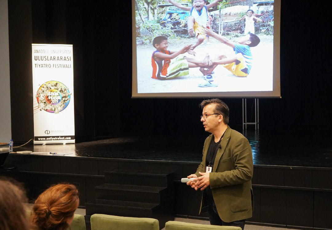 AÜ Tiyatro Festivali - Bülent Sezgin, Eğitimde Oyunlaştırma, Drama ve Tiyatro Perspektifleri söyleşisi