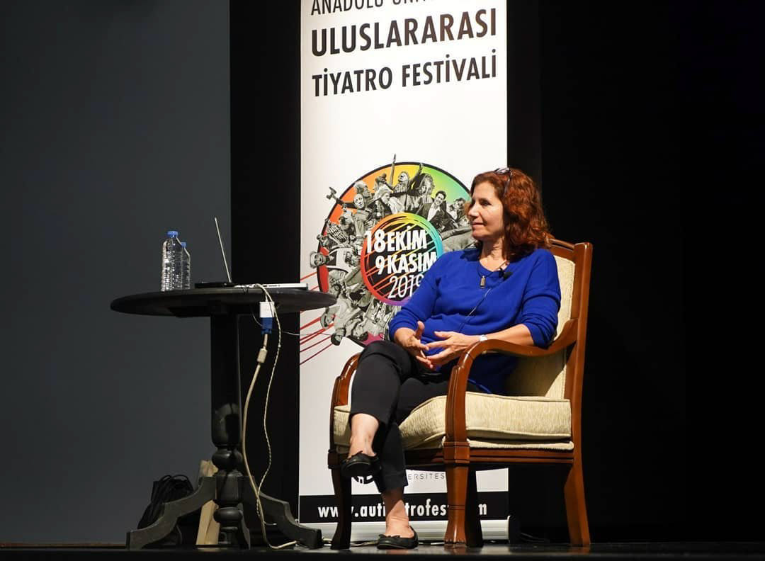 AÜ Tiyatro Festivali - Hasibe Kalkan "Belgesel Tiyatro" Söyleşisi