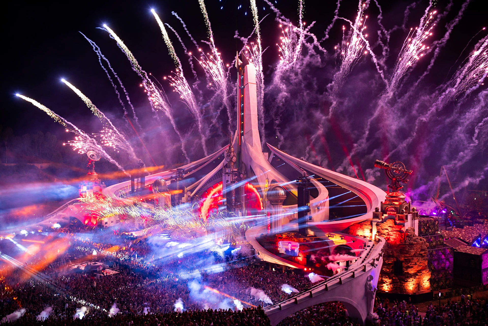 De meer dan indrukwekkende Mainstage.