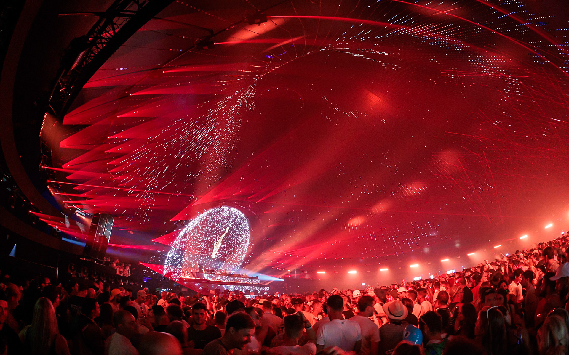 Visueel spektakel bij Tale Of Us.