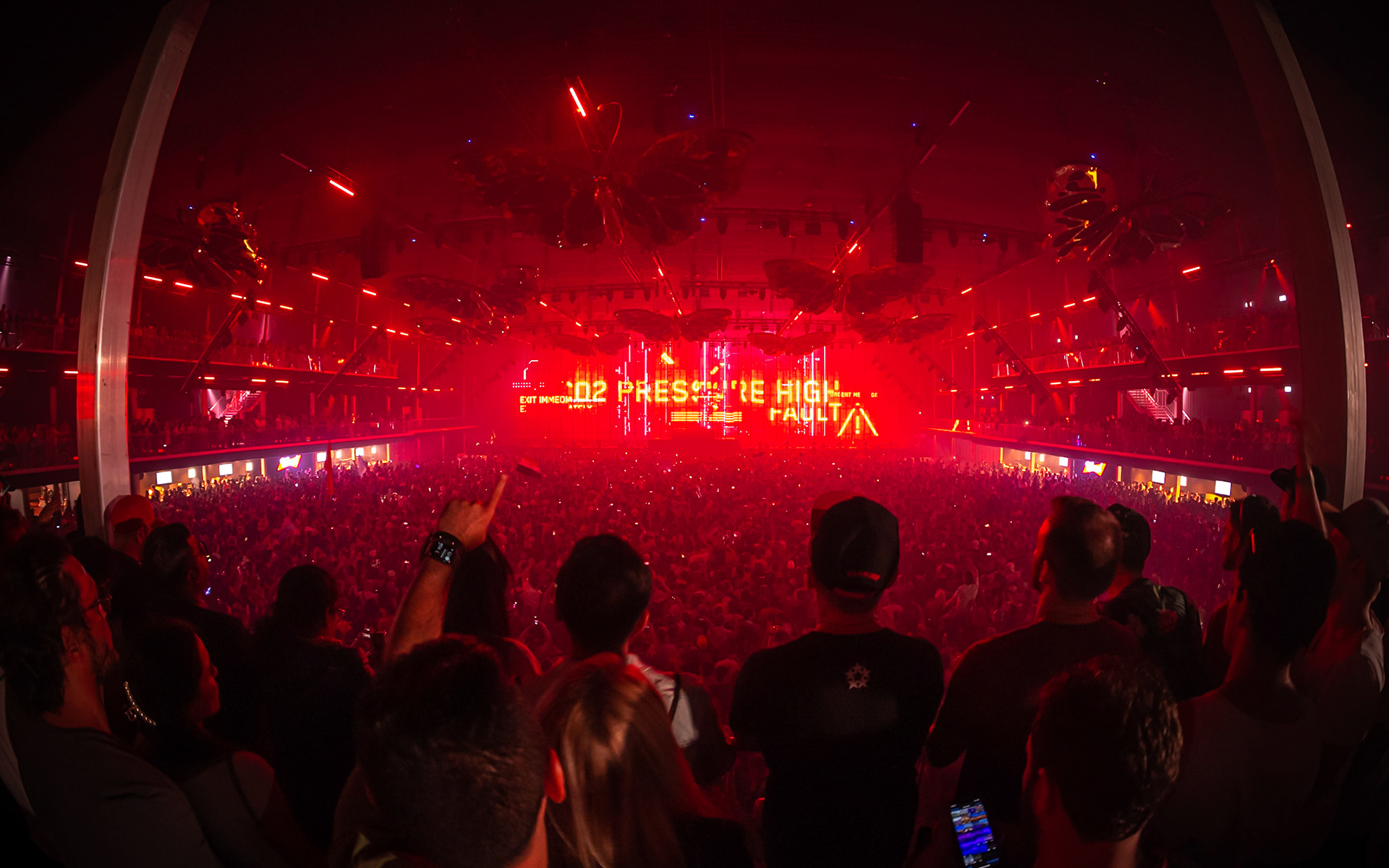 Eric Prydz presents HOLO. De holo is hier niet te zien, maar was wel érg knap. Eric landde in een helikopter op het podium. Berry berry cool.