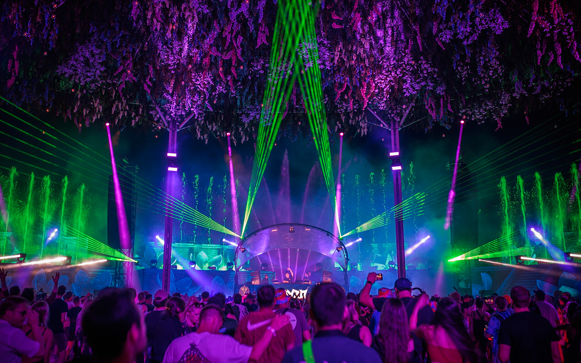 Onder het bloemendek met Kayzo.