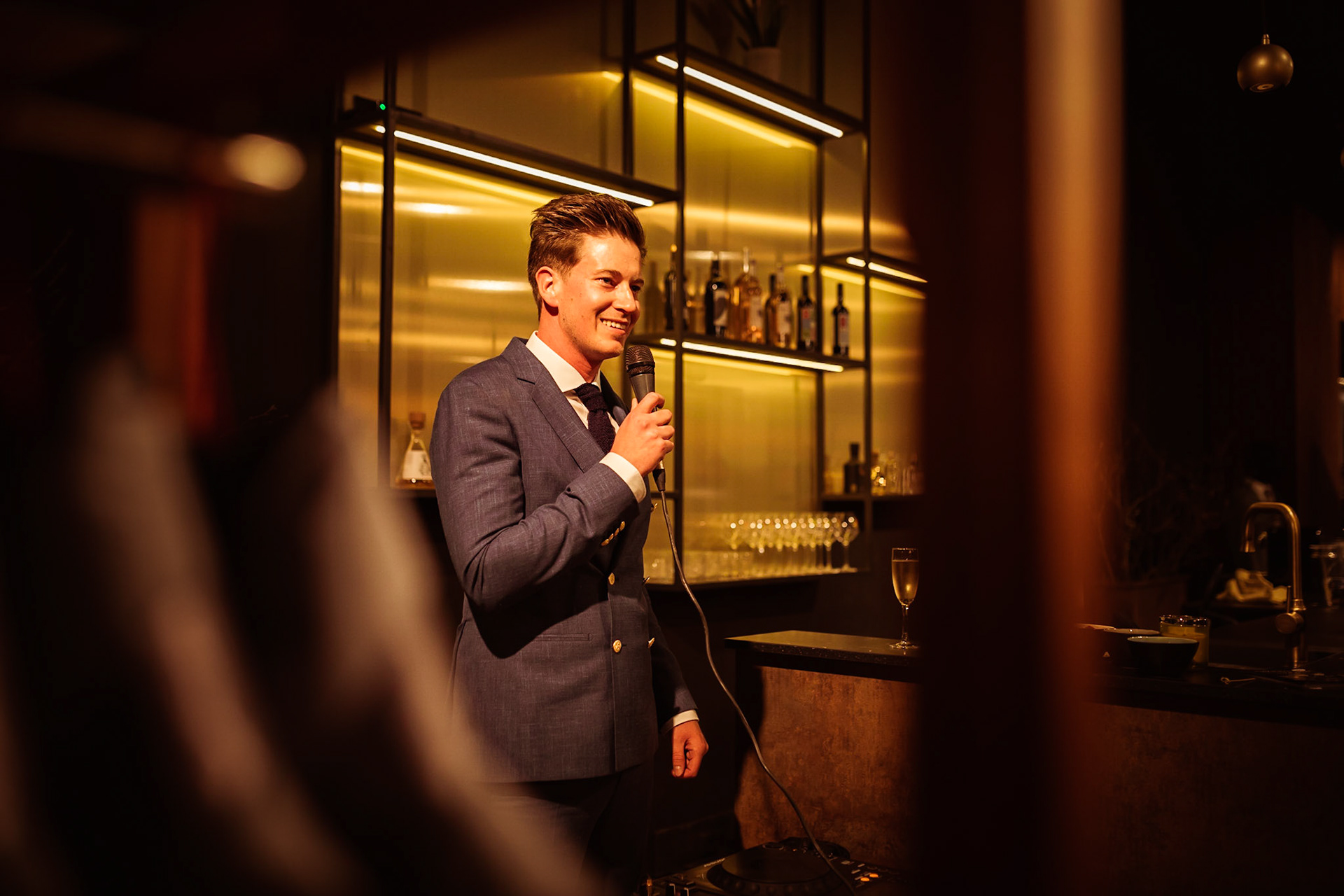 Bedrijfsevenement: opening van een nieuwe zaak.