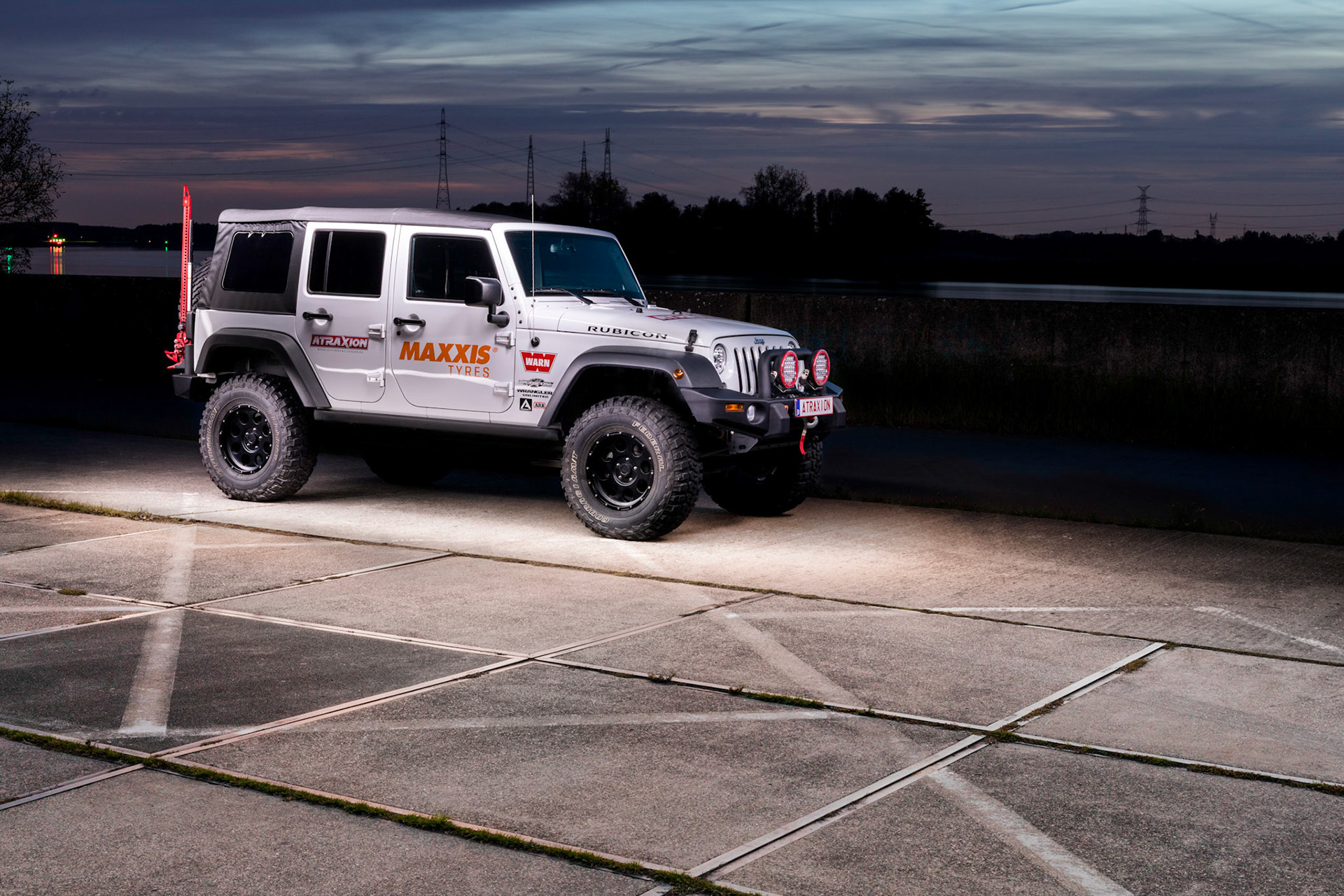 Auto fotografie met studio materiaal (light painting)