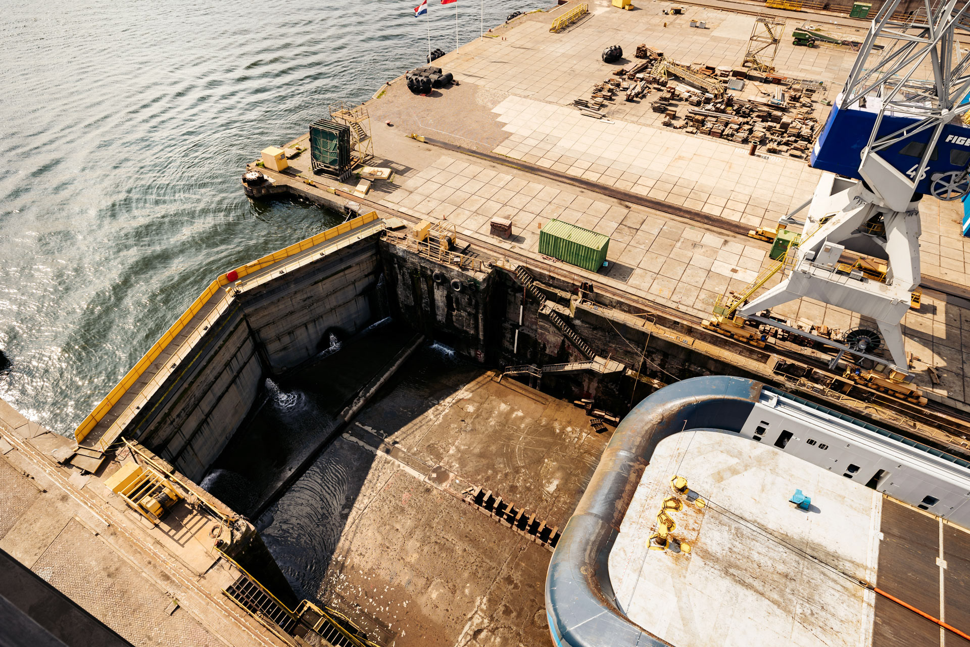 Droogdok bij Damen Shipyard in Amsterdam