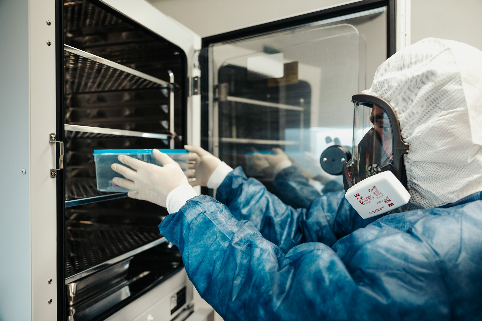 Covid laboratorium LUMC - industriële fotografie Jesse Kraal