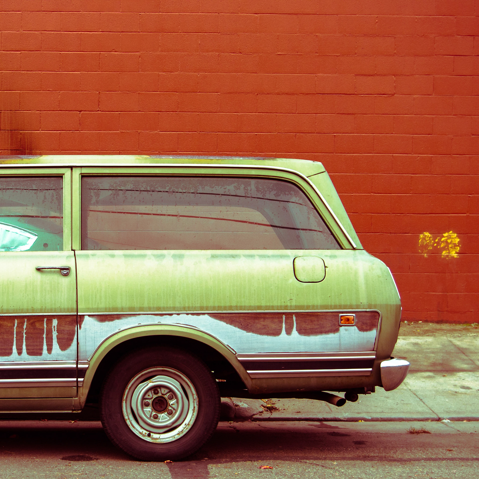 Seen while biking to work after leaving car at Honda dealer for repair. Oakland CA, 2008