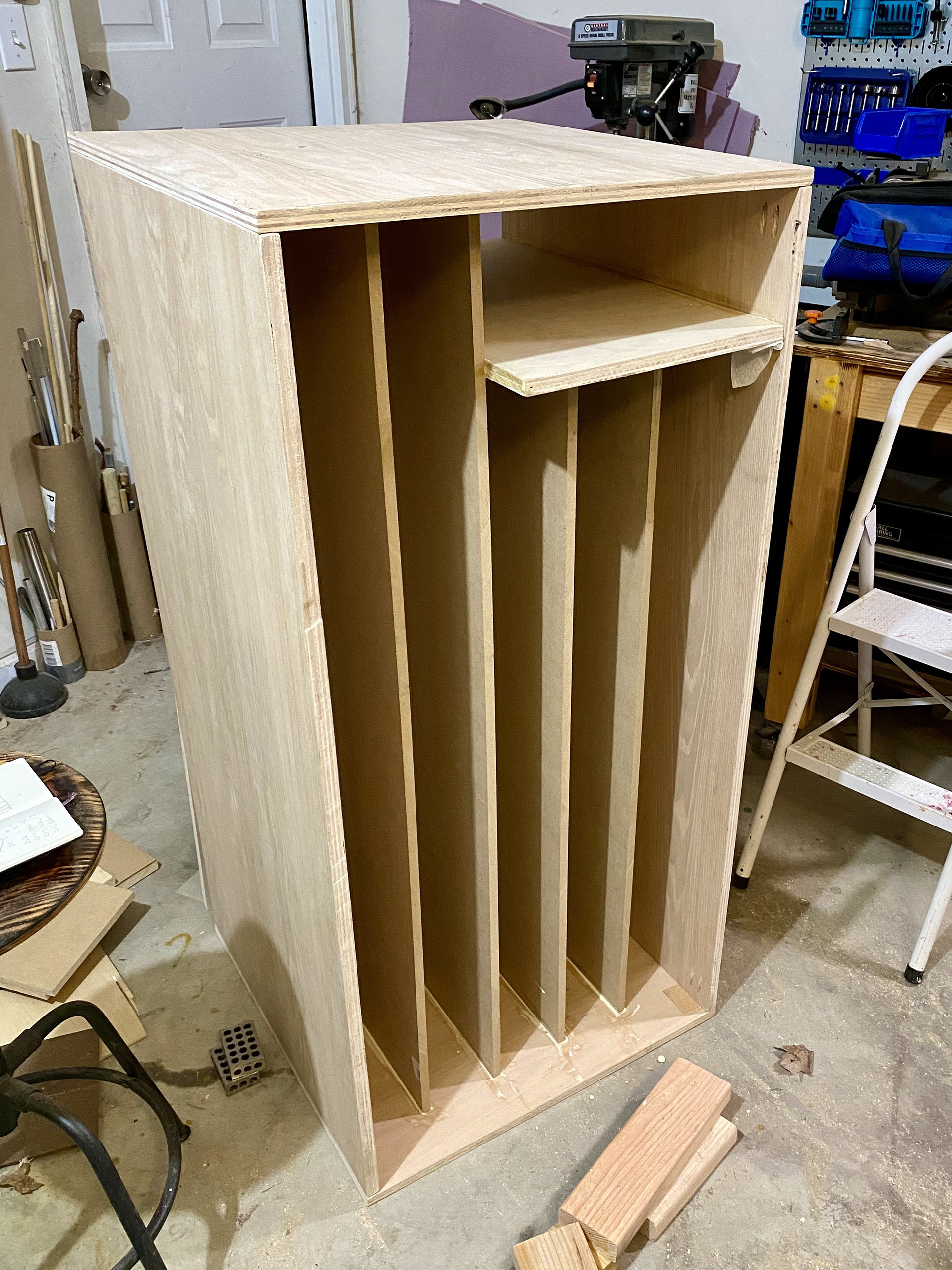Flat file storage shelf