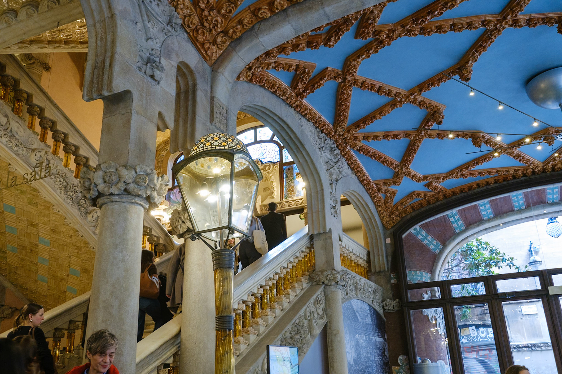 Intérieur du Palais de la musique Catalane