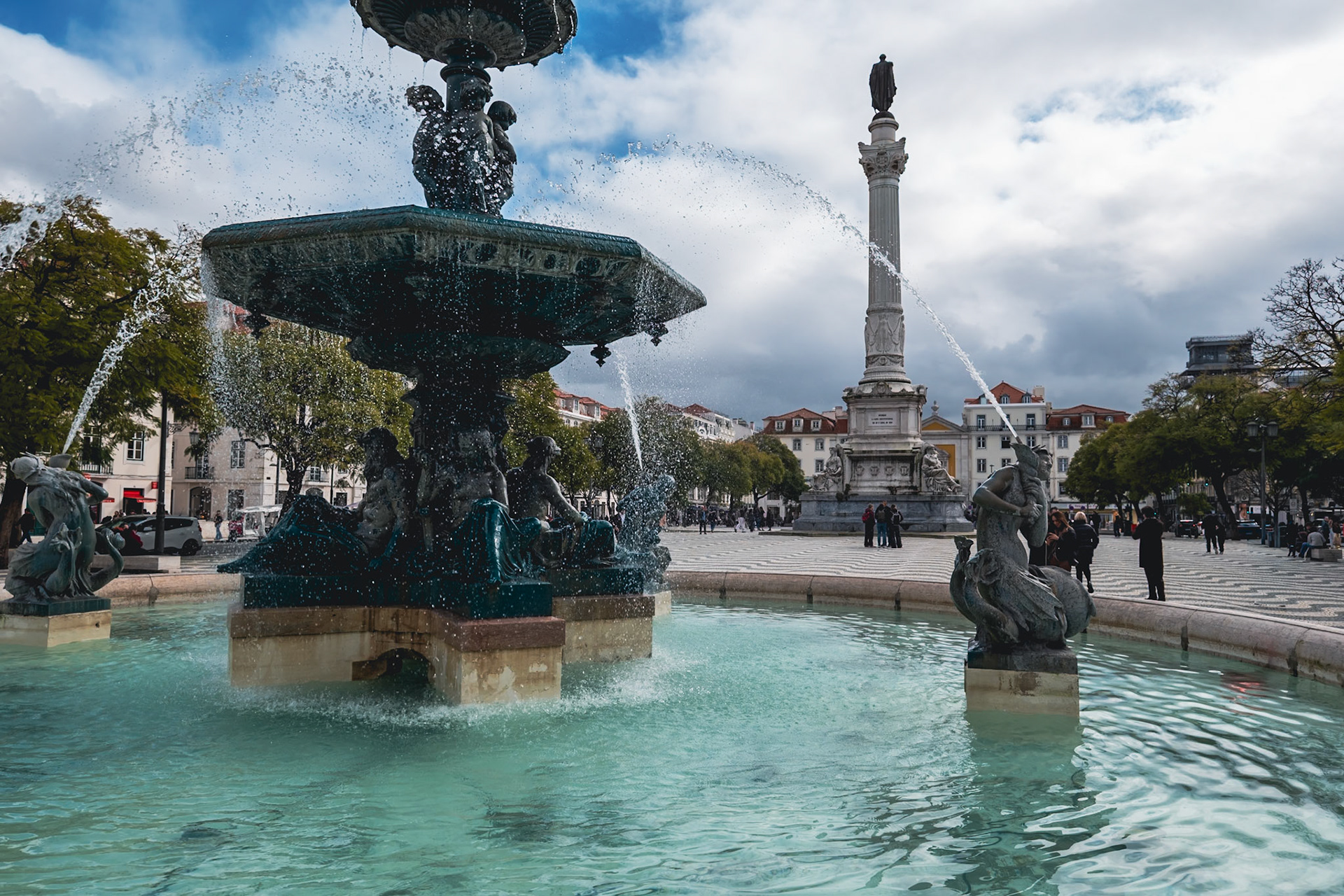 Praça Dom Pedro IV, est le centre névralgique de Lisbonne