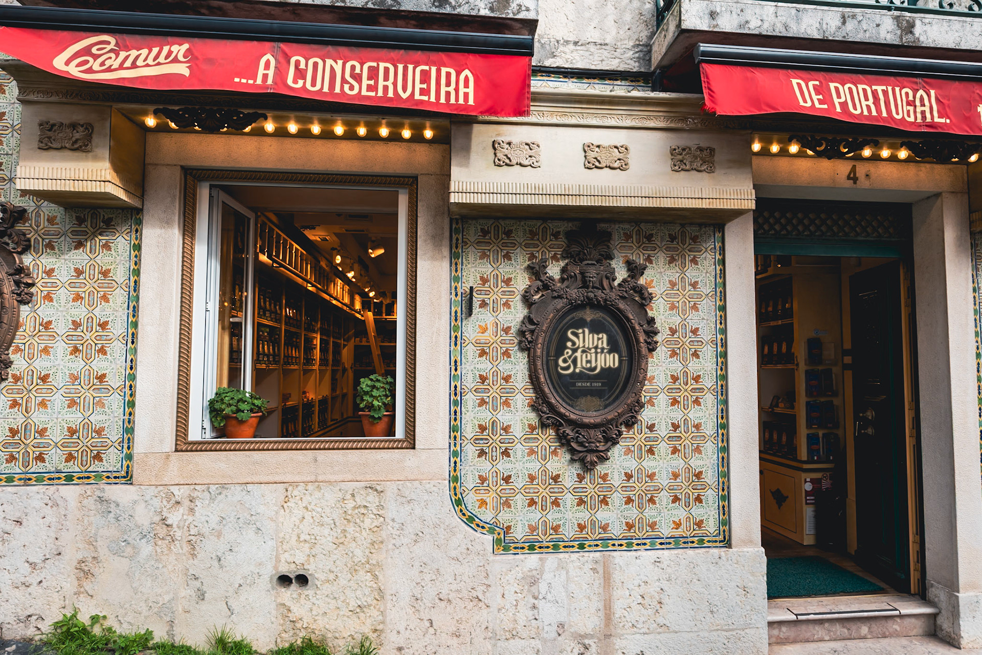 Façade typique d'une conserverie Portuguèse