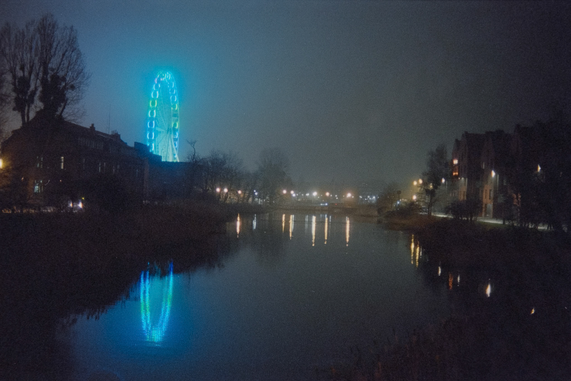 Nikon F5 | Nikkor AF-I 50mm F1.4 | Kodak Vision3 500T 500 @ 1000, +1 devLab developed in