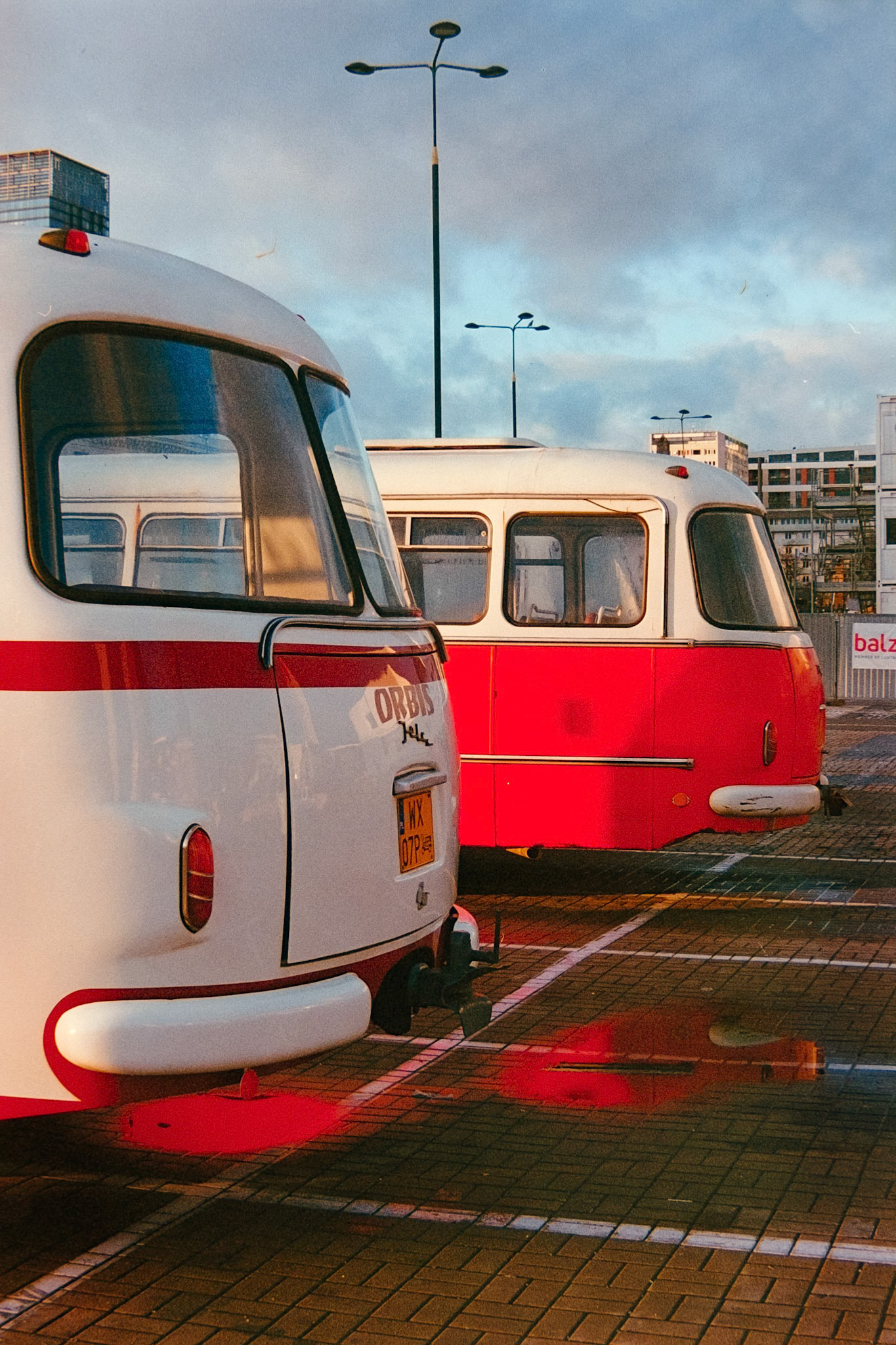 Nikon F5 | Nikkor AF-I 50mm F1.4 | Kodak Ultramax 400 400 @ 800, +1 devLab developed in