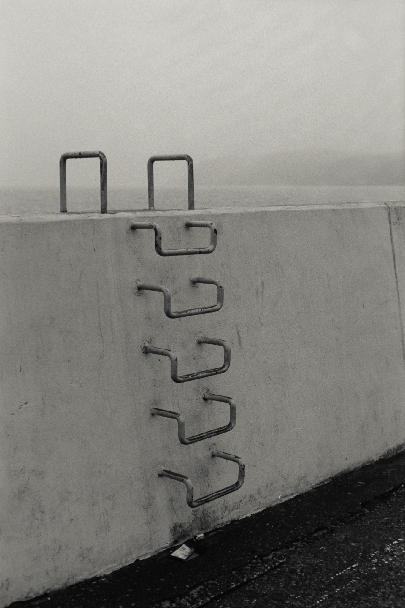 Nikon F5 | Nikkor AF-I 50mm F1.4 | Kodak 400TX 400 @ 800, +1 devLab developed in