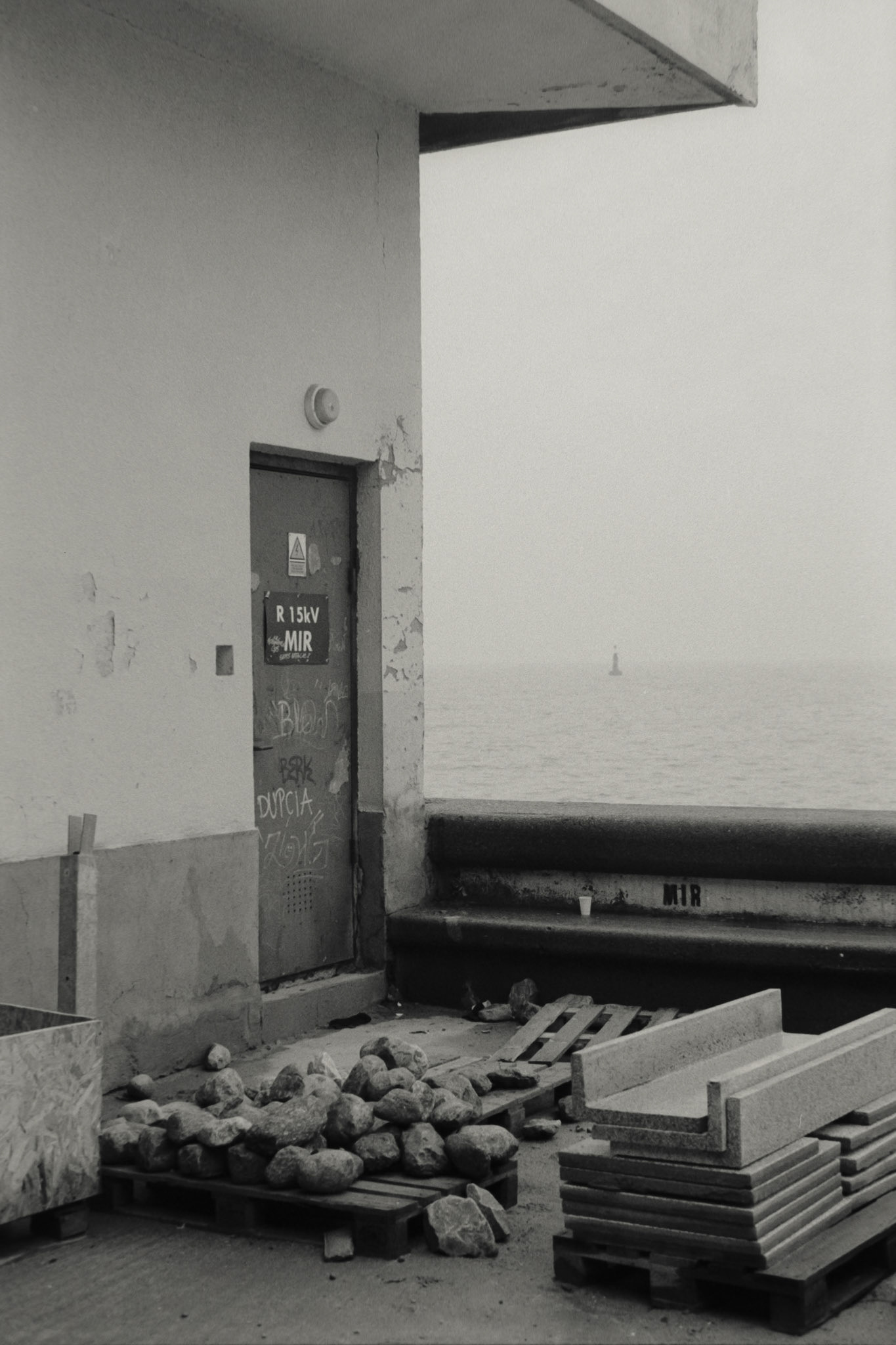 Nikon F5 | Nikkor AF-I 50mm F1.4 | Kodak 400TX 400 @ 800, +1 devLab developed in