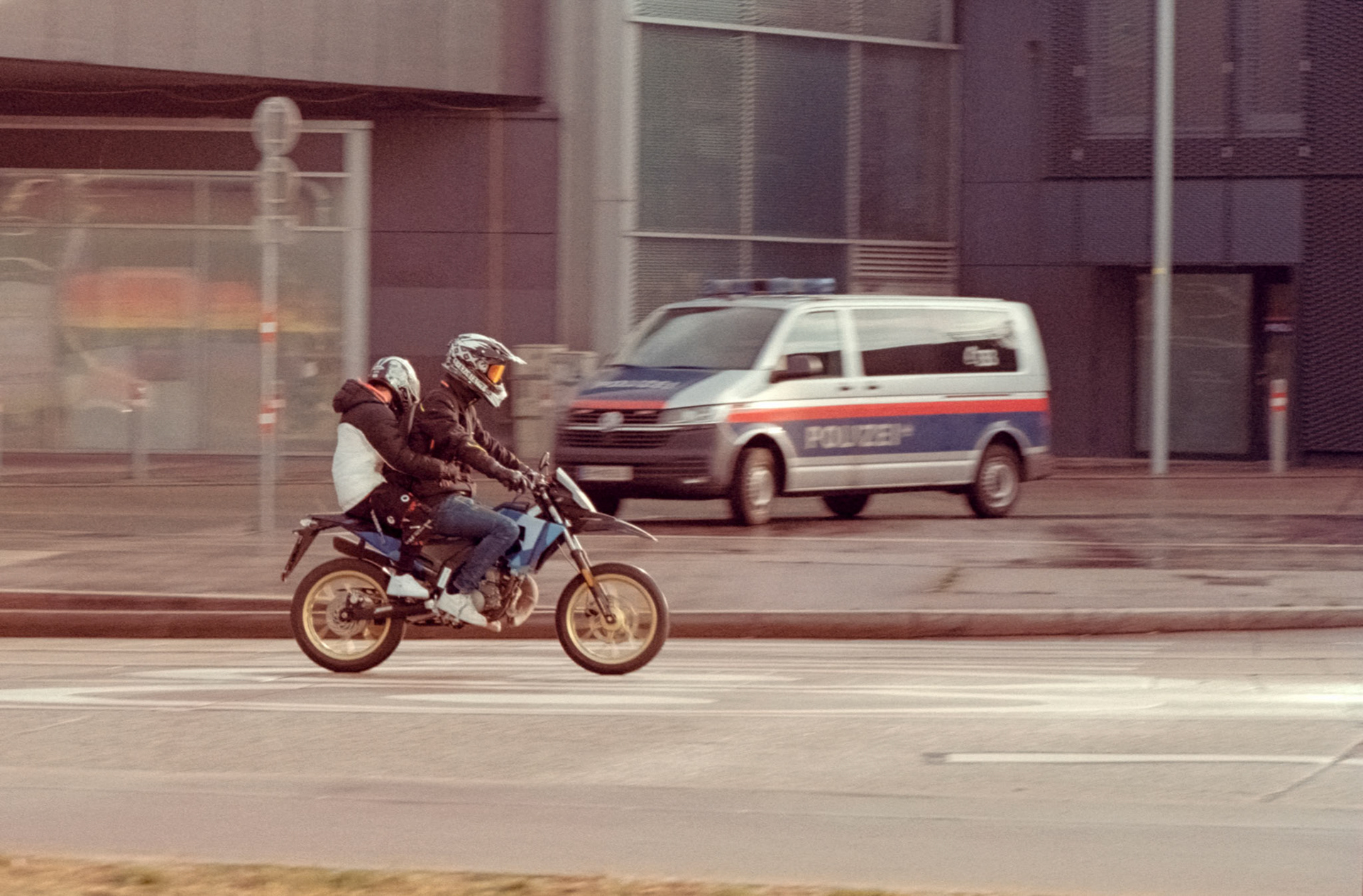 Canon AV-1Scanned with Epson V600