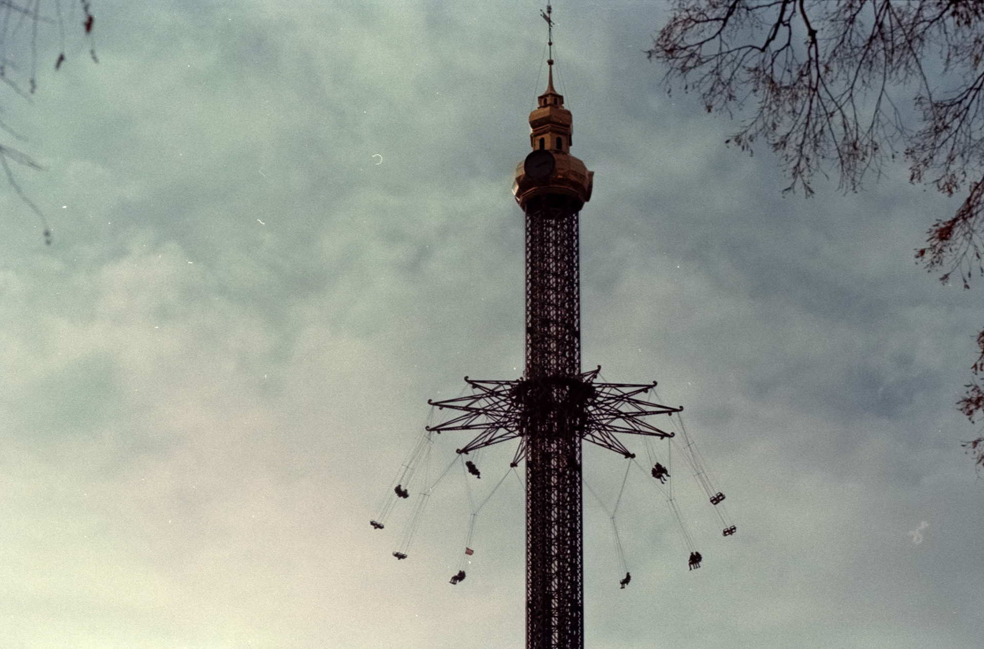 Canon AV-1Scanned with Epson V600