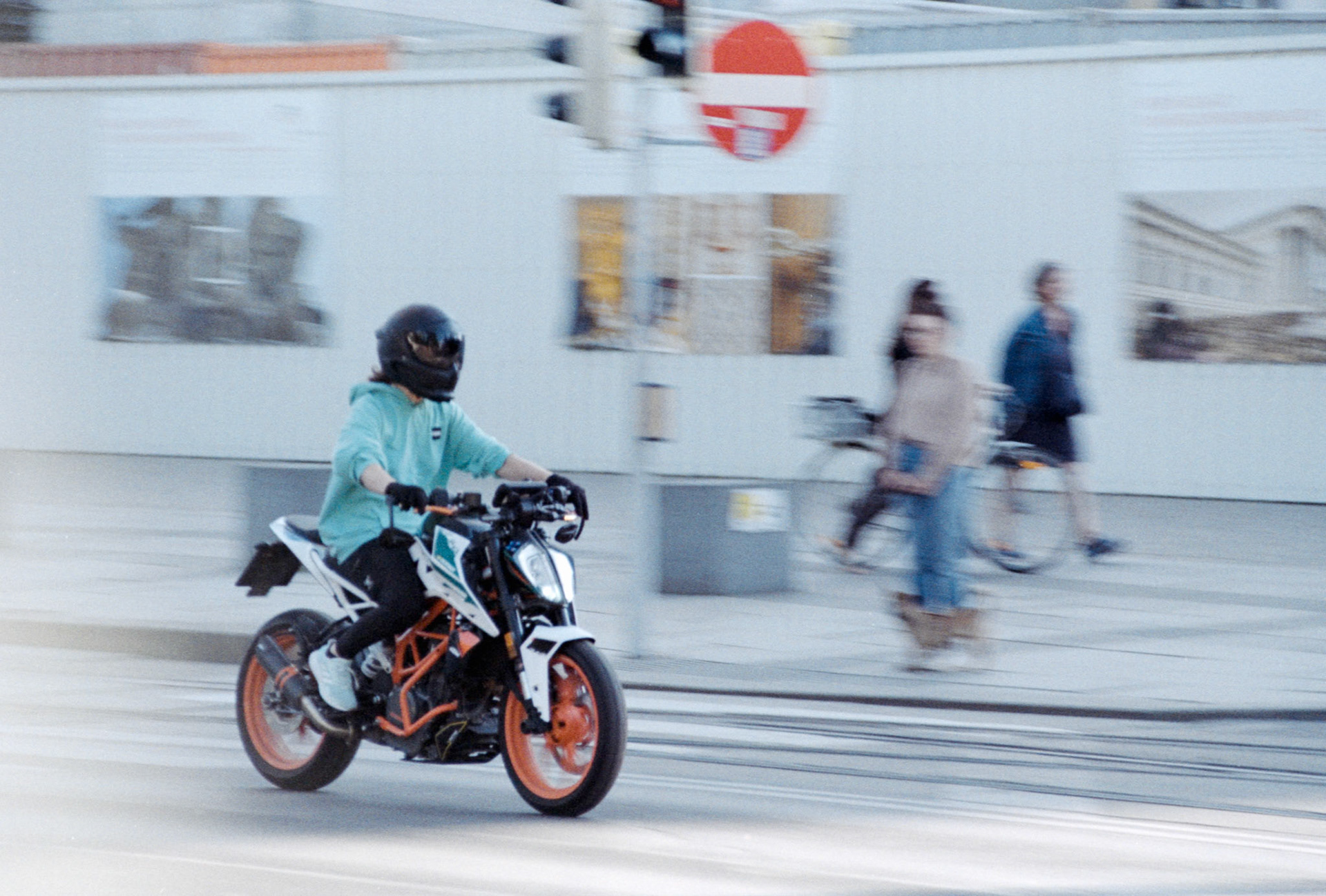 Canon AV-1 | Kodak Pro Image 100 100Scanned with Epson V600