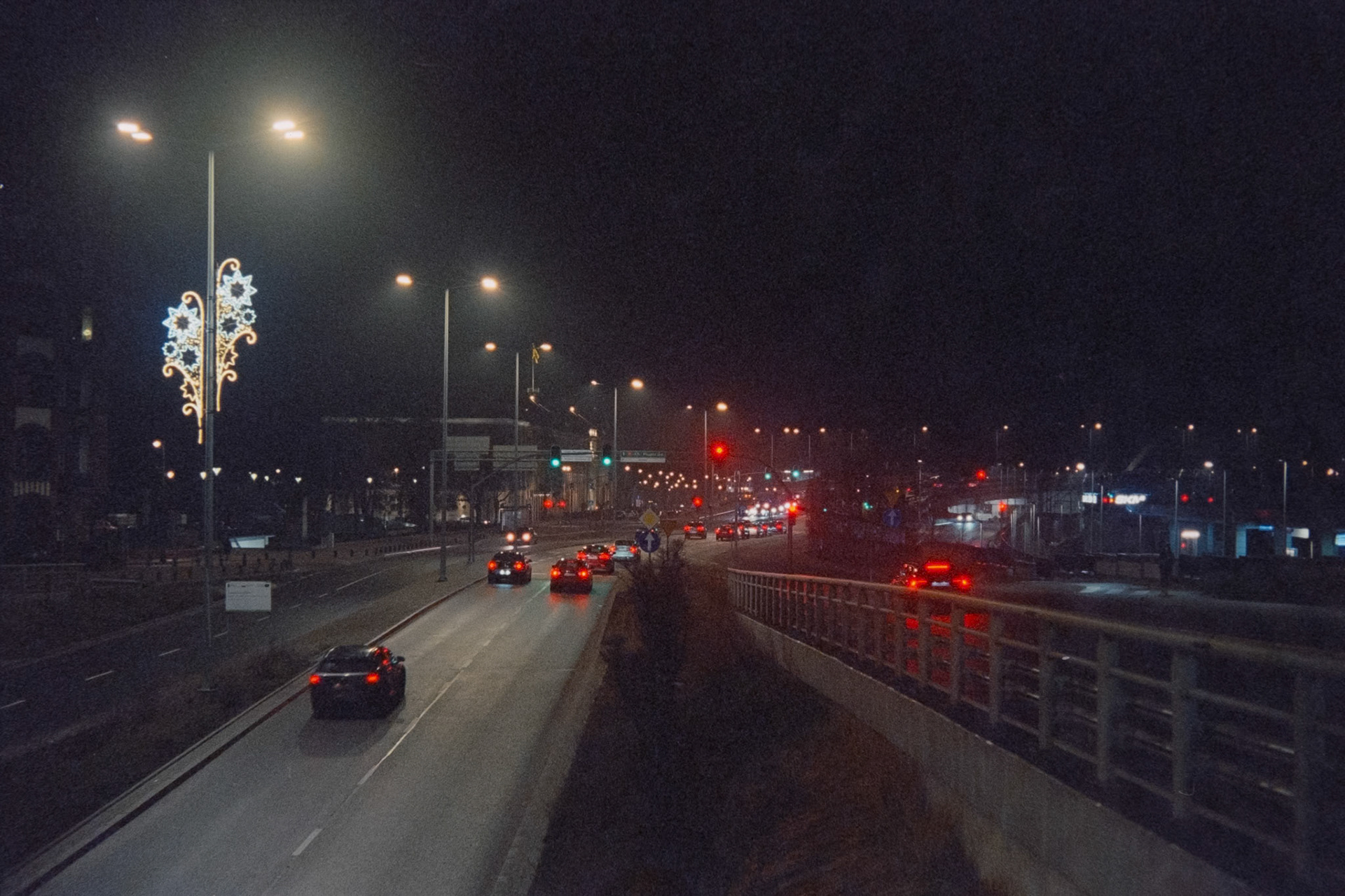 Nikon F5 | Nikkor AF-I 50mm F1.4 | Kodak Vision3 500T 500 @ 1000, +1 devLab developed in