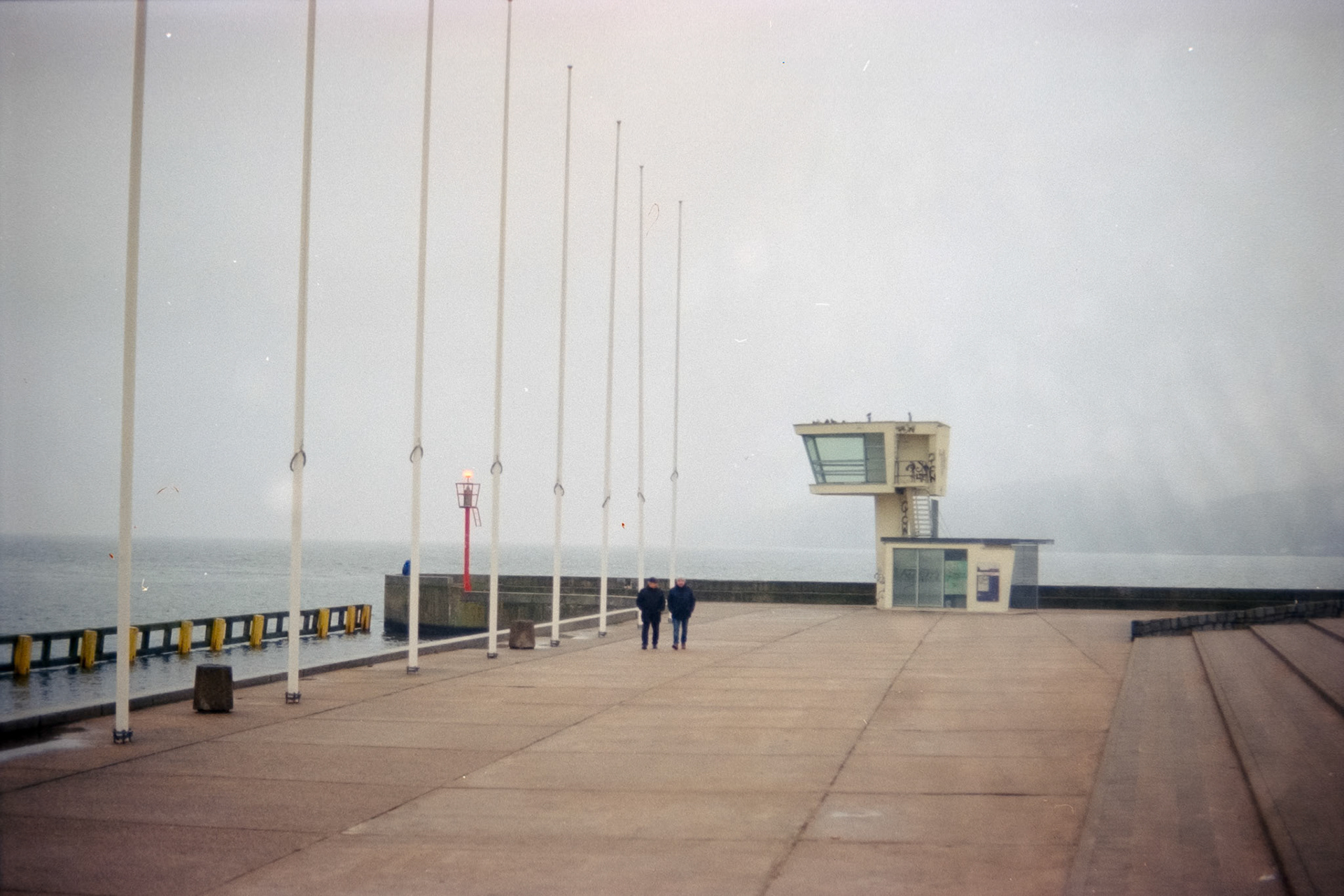 Nikon F5 | Nikkor AF-I 50mm F1.4 | Kodak Vision3 250D 250Lab developed in