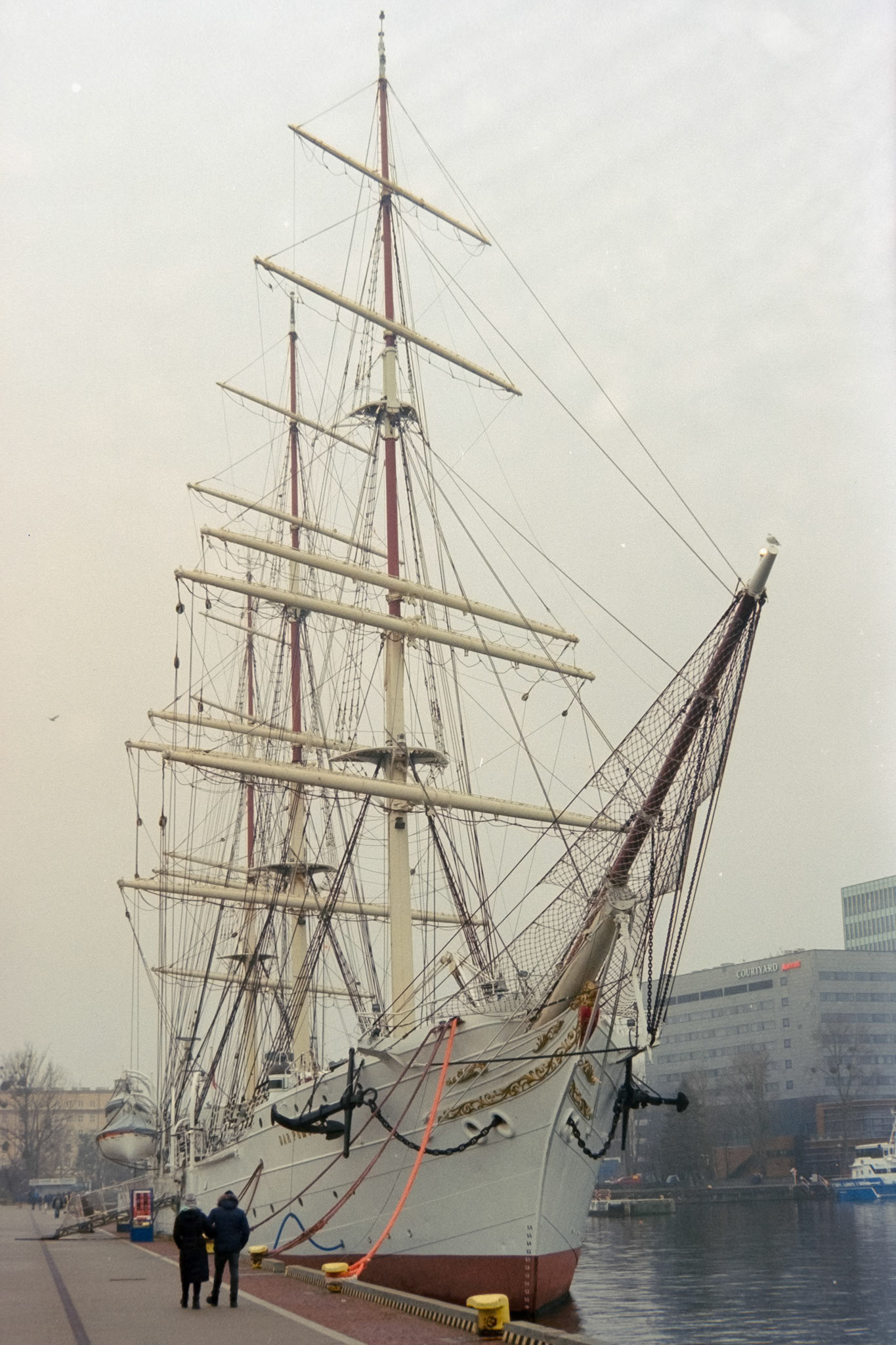 Nikon F5 | Nikkor AF-I 50mm F1.4 | Kodak Vision3 250D 250Lab developed in