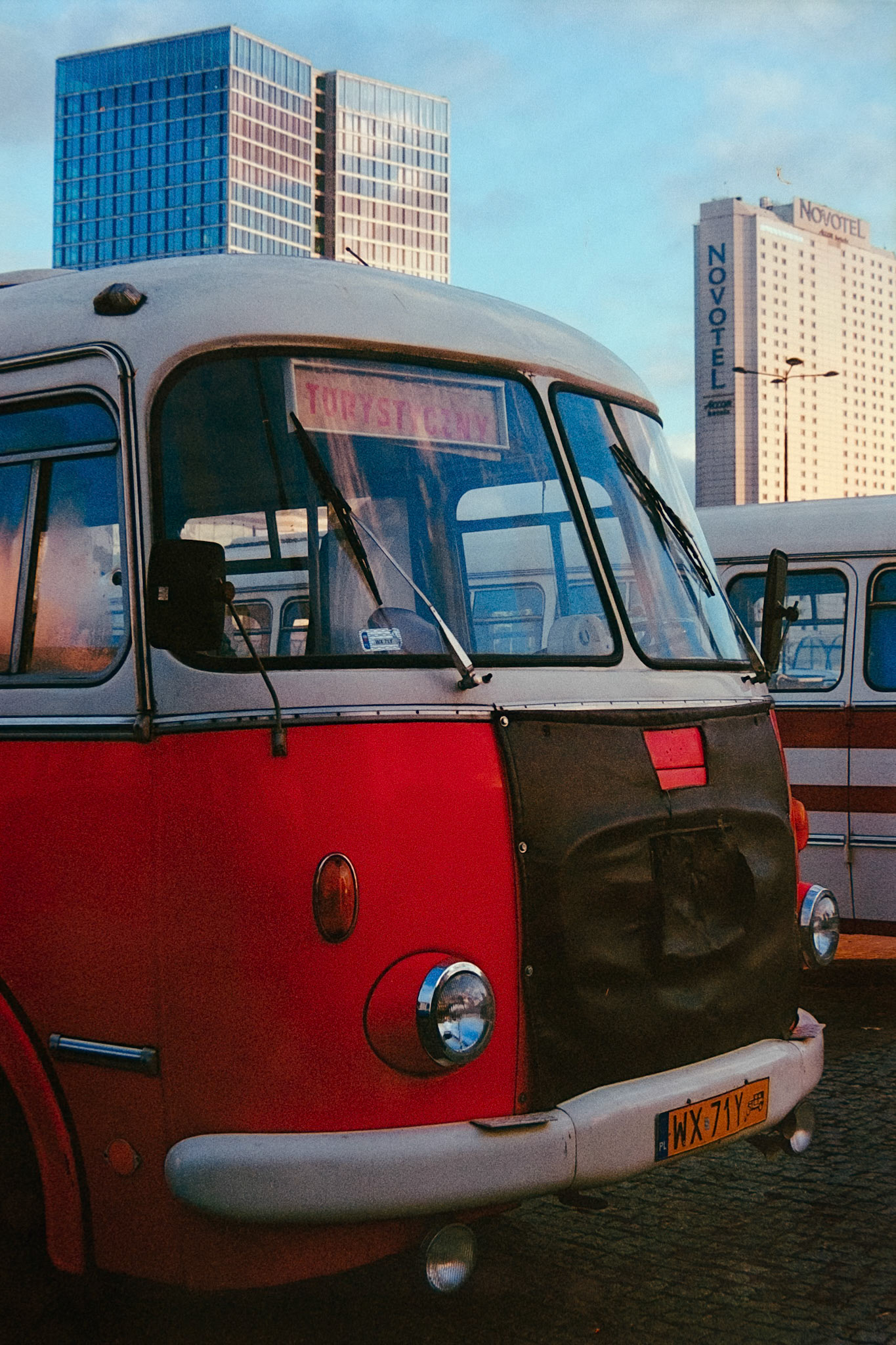 Nikon F5 | Nikkor AF-I 50mm F1.4 | Kodak Ultramax 400 400 @ 800, +1 devLab developed in