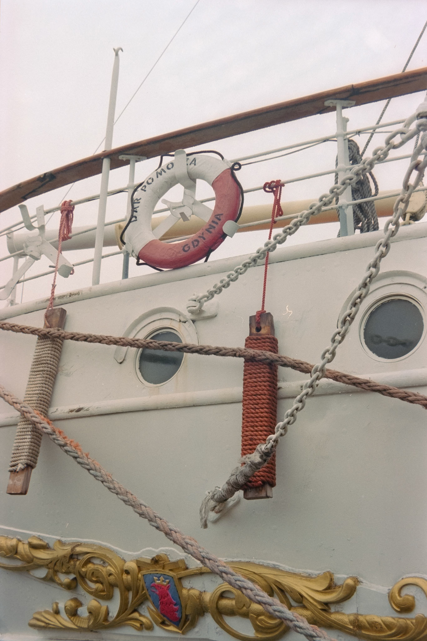 Nikon F5 | Nikkor AF-I 50mm F1.4 | Kodak Vision3 250D 250Lab developed in