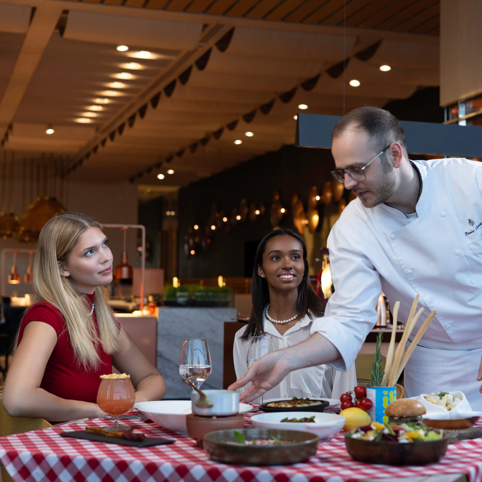 The Elegance of Italian Evenings – Professional Restaurant Photography by @melankaya