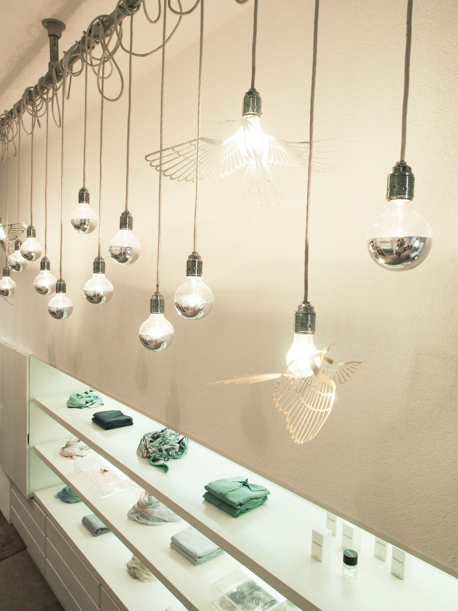 De*LIGHT*fully Chaotic