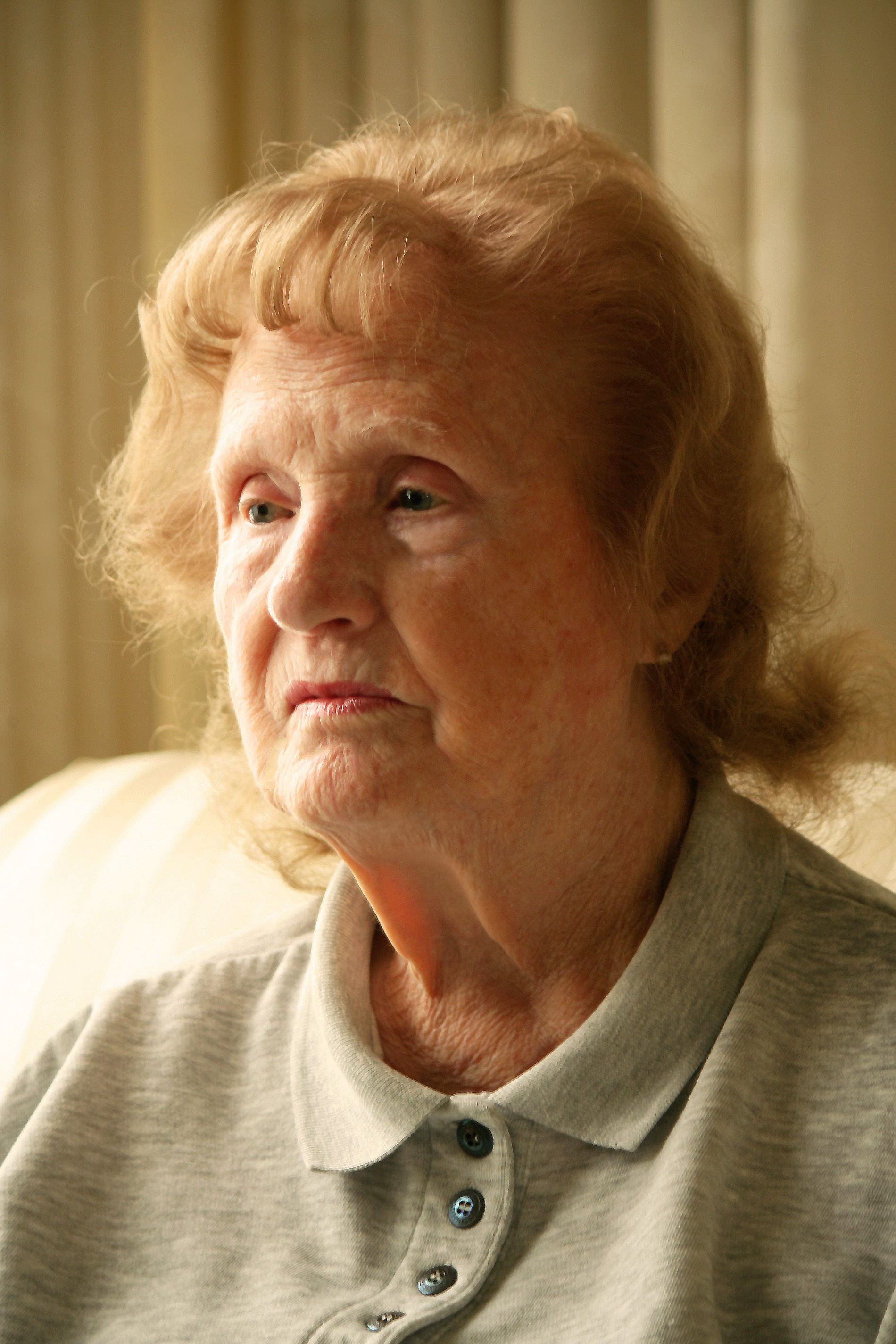 NATURAL LIGHT PHOTOGRAPHY -- PORTRAIT