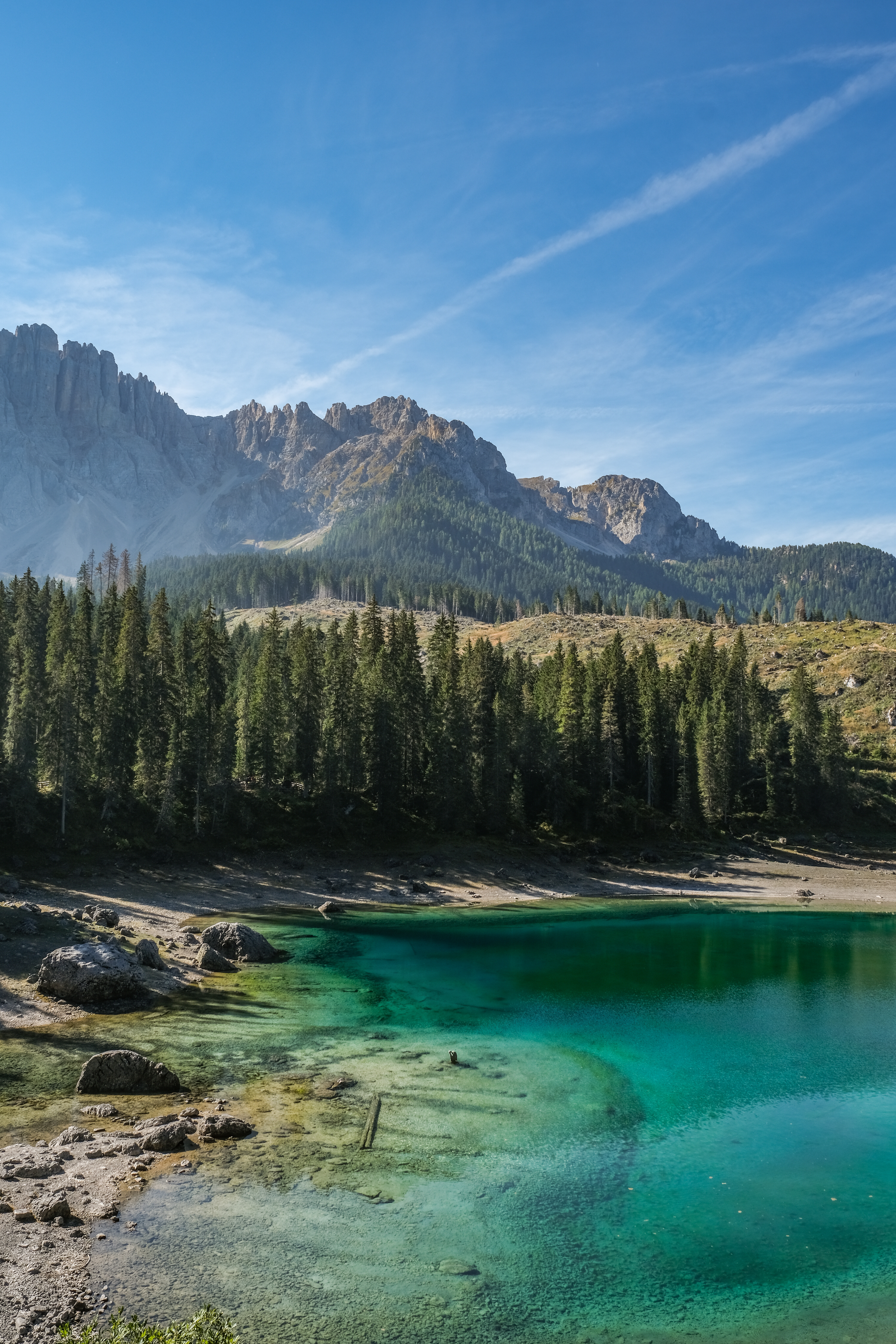 Le lac de Carezza, Italie