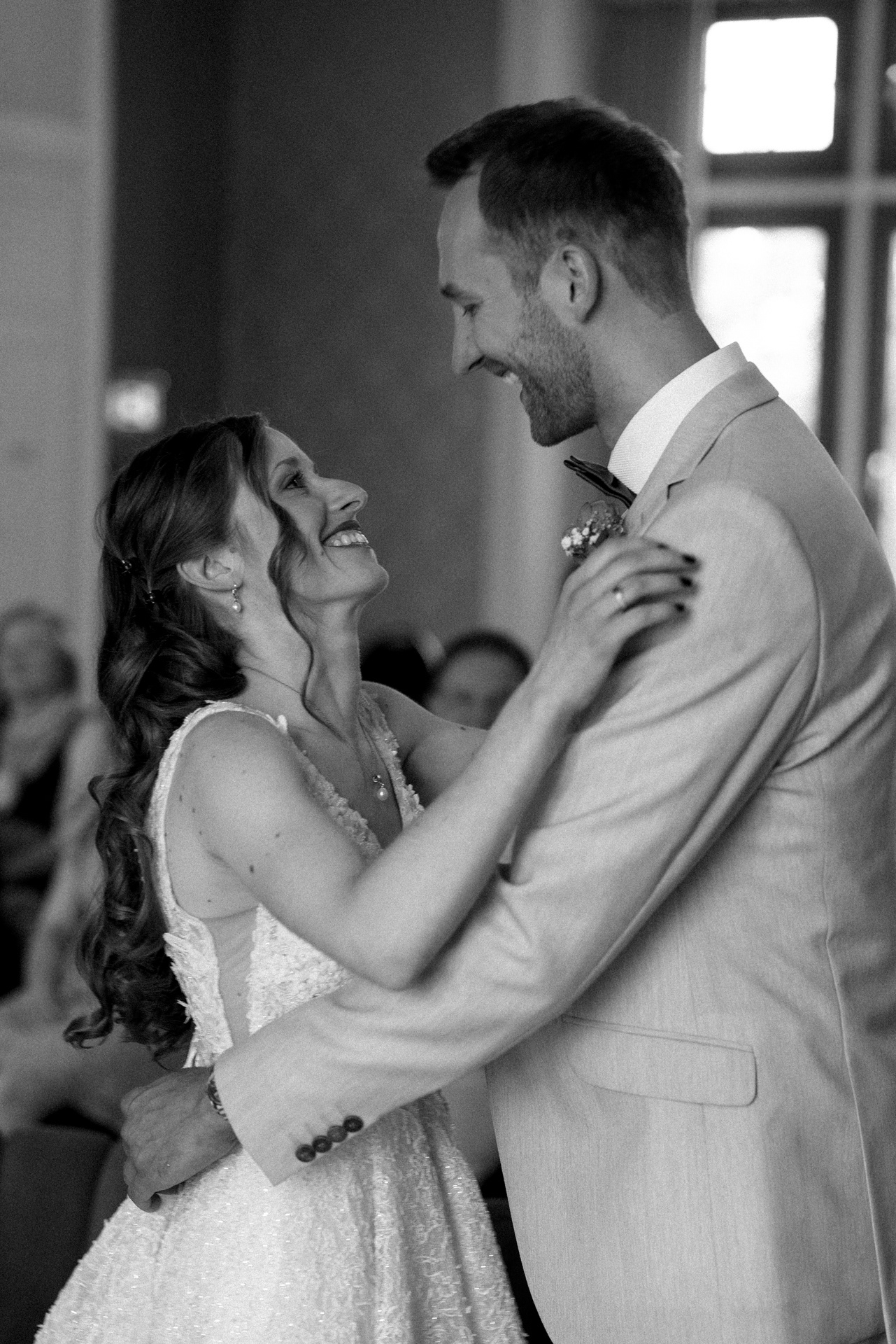 Hochzeitspaar bei der Trauung