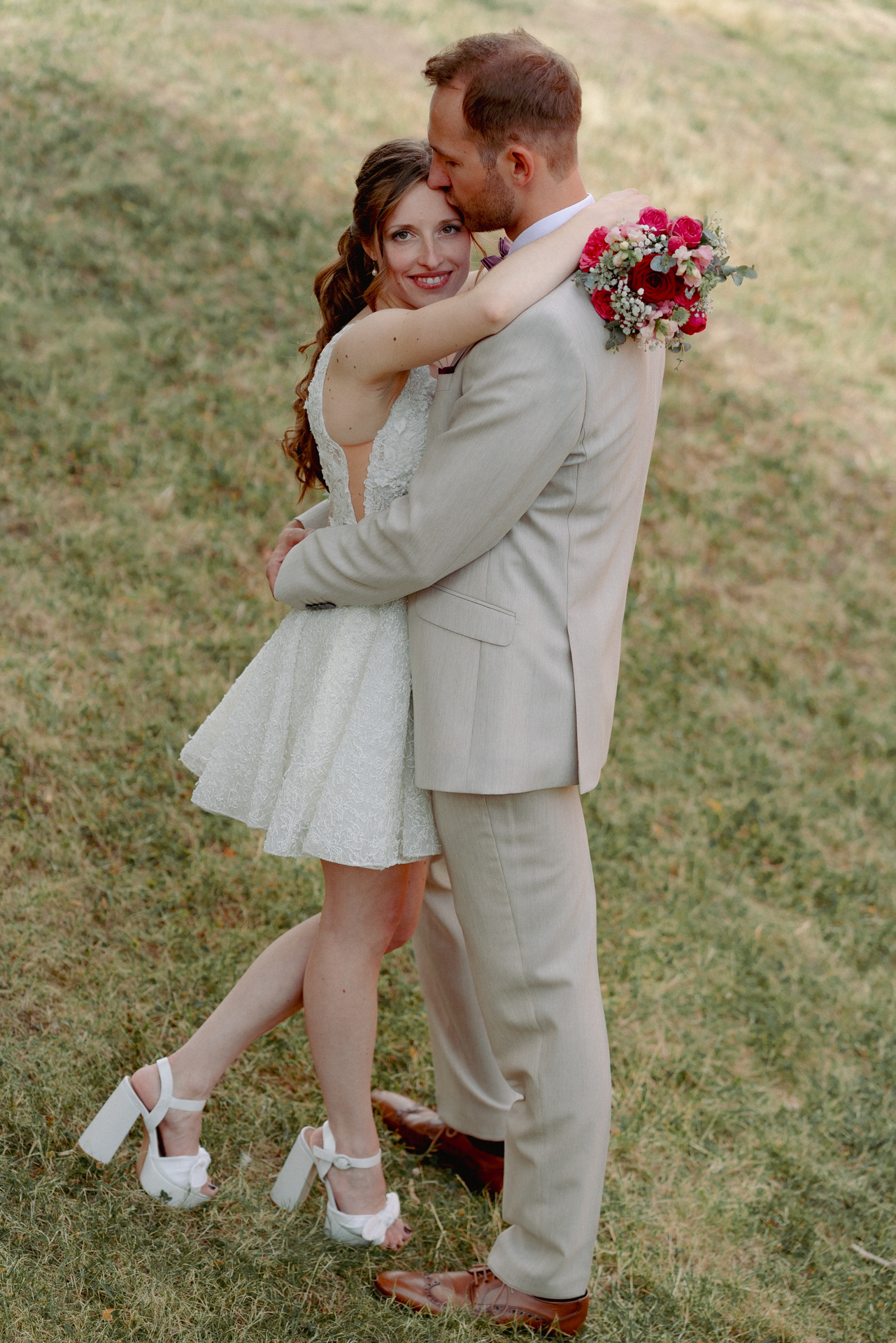 Brautpaar eng aneinander