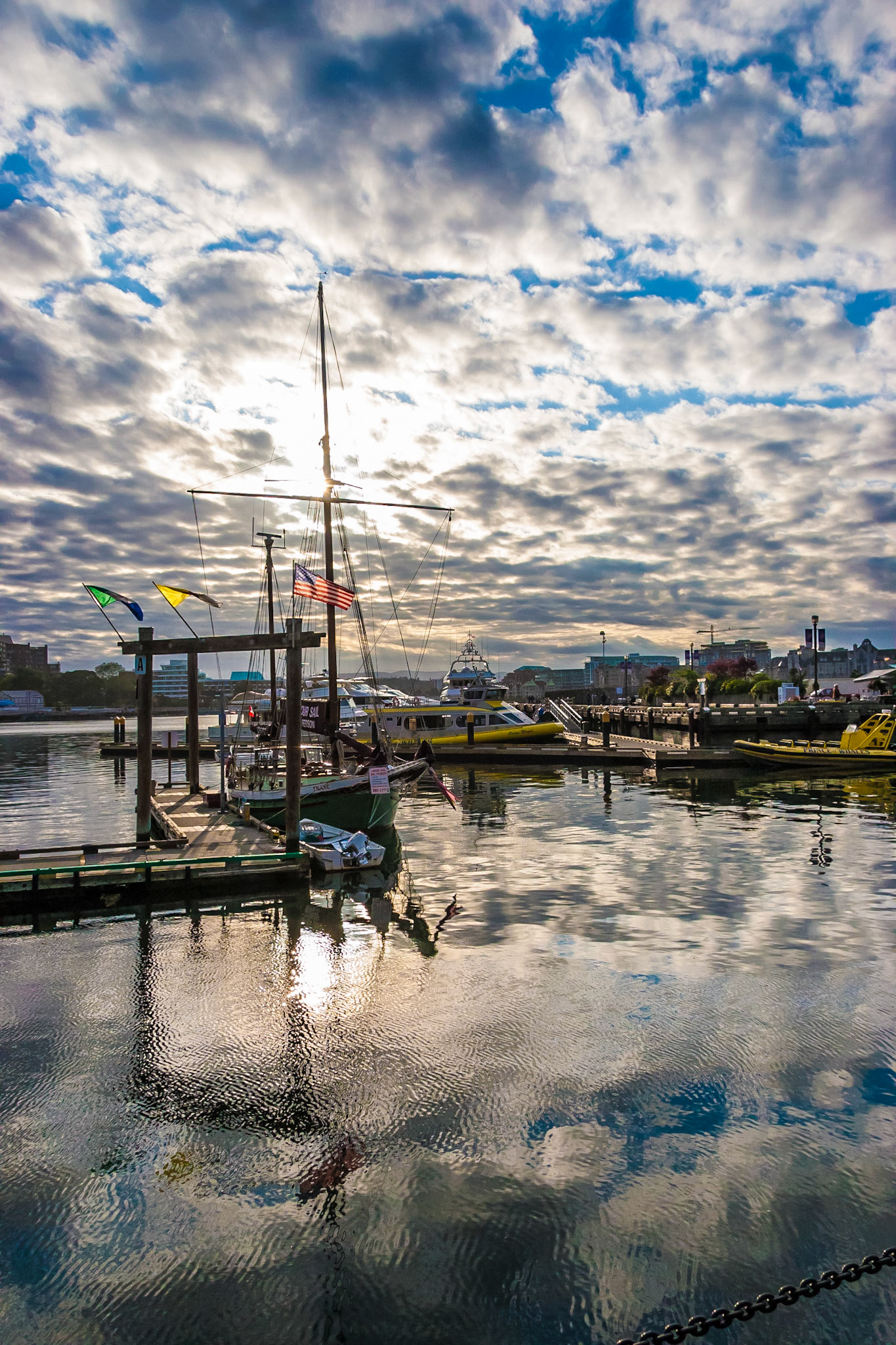 New England 17 mm 1/4000 at f6.7