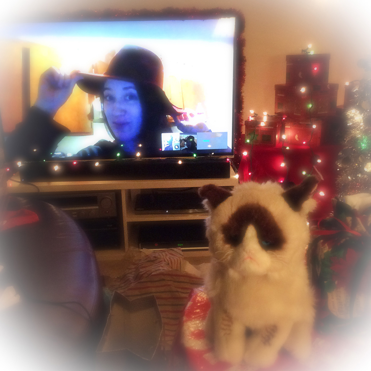 It's a virtual Christmas with Nicole! Andrew figures it out for us