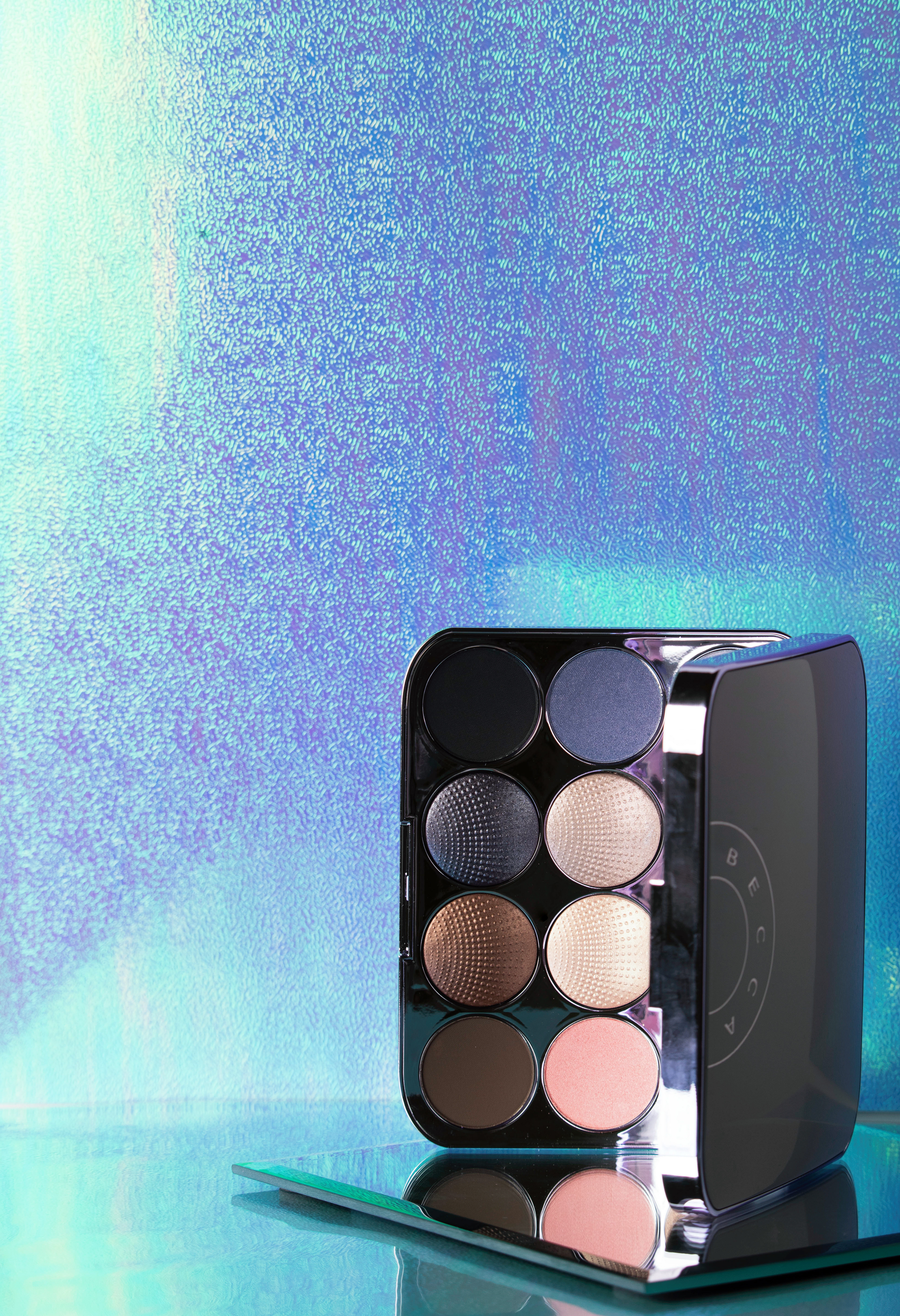 Becca Cosmetics Pearl Glow Palette Advertisement 1