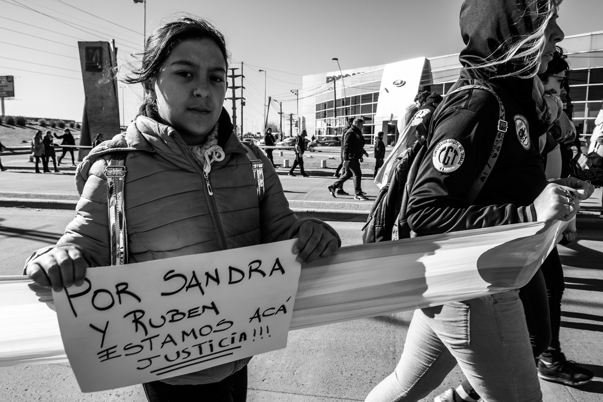 Protest in Moreno, Buenos Aires, commemorating a year of the explosion that killed Sandra Calamano and Rubén Rodríguez.