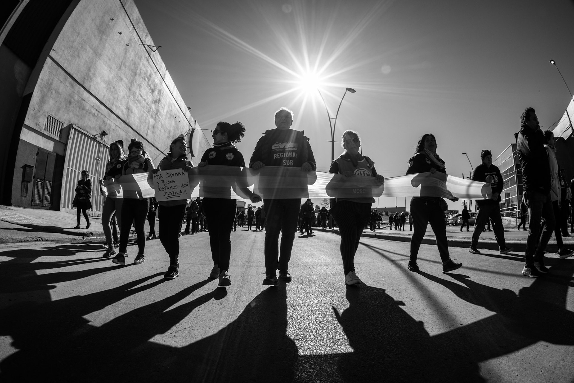 Protest in Moreno, Buenos Aires, commemorating a year of the explosion that killed Sandra Calamano and Rubén Rodríguez.
