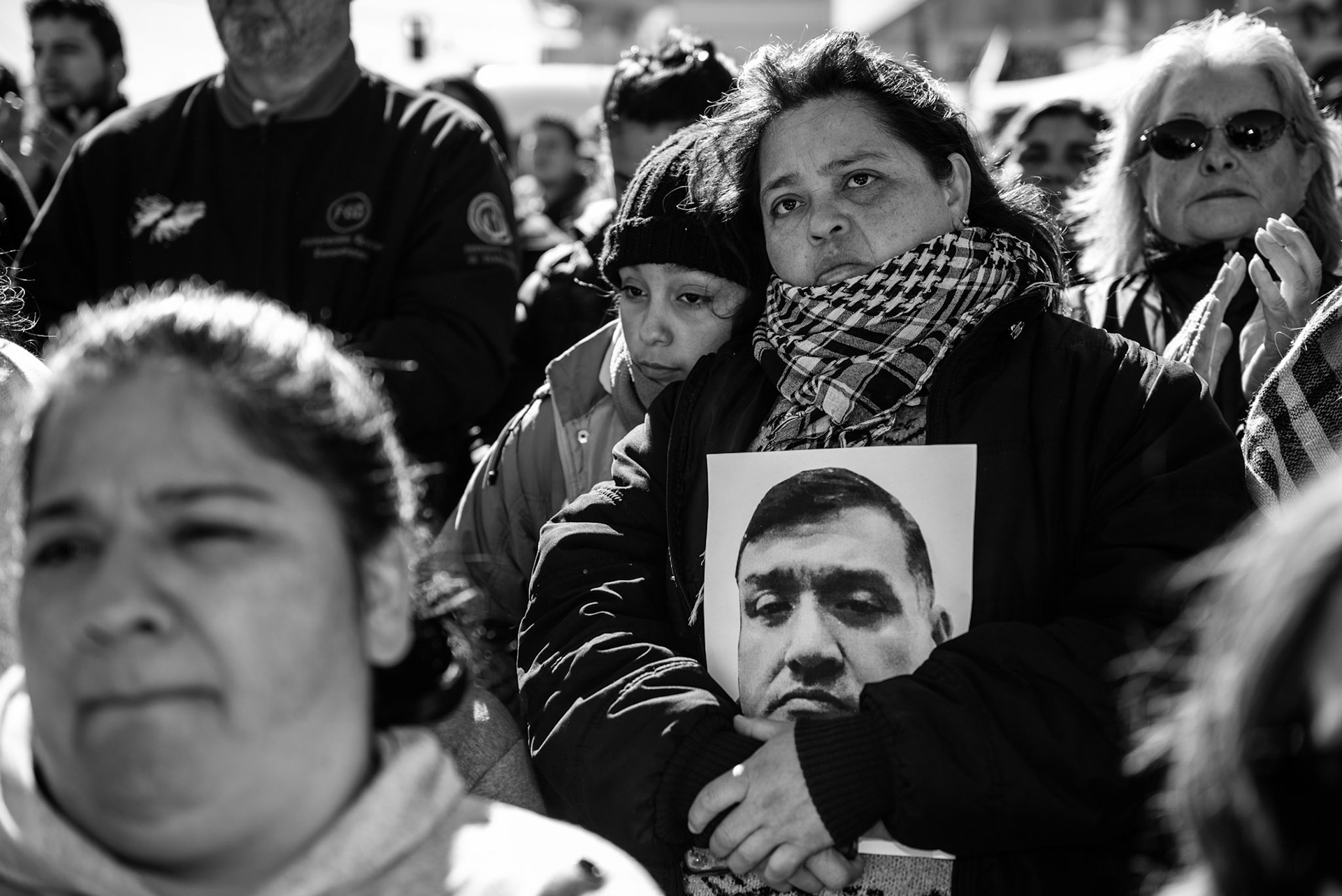 Protest in Moreno, Buenos Aires, commemorating a year of the explosion that killed Sandra Calamano and Rubén Rodríguez.