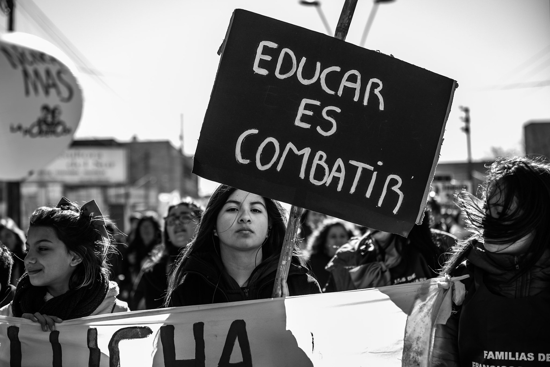 Protest in Moreno, Buenos Aires, commemorating a year of the explosion that killed Sandra Calamano and Rubén Rodríguez.