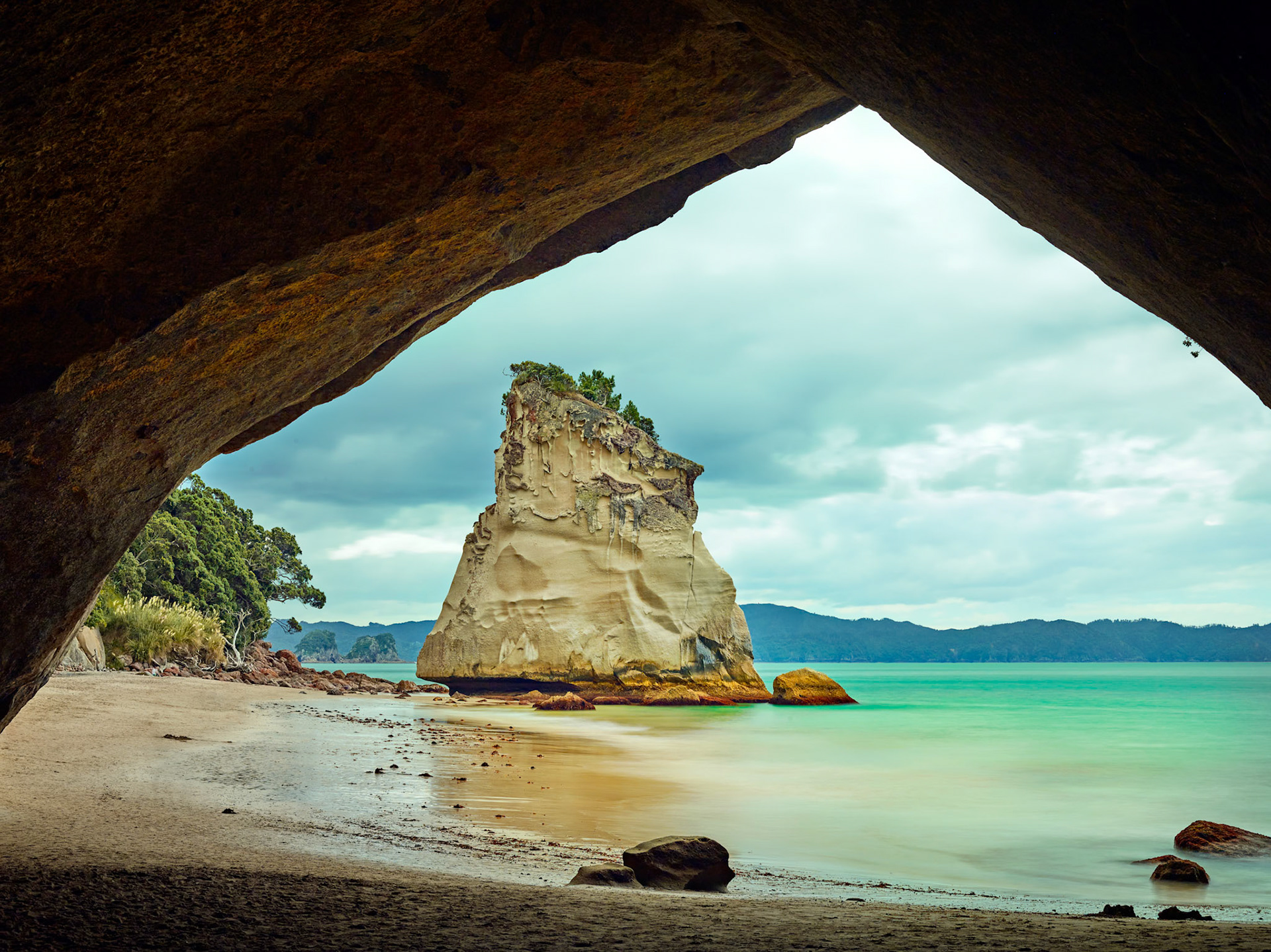 NZ004 - Cathedral Cove