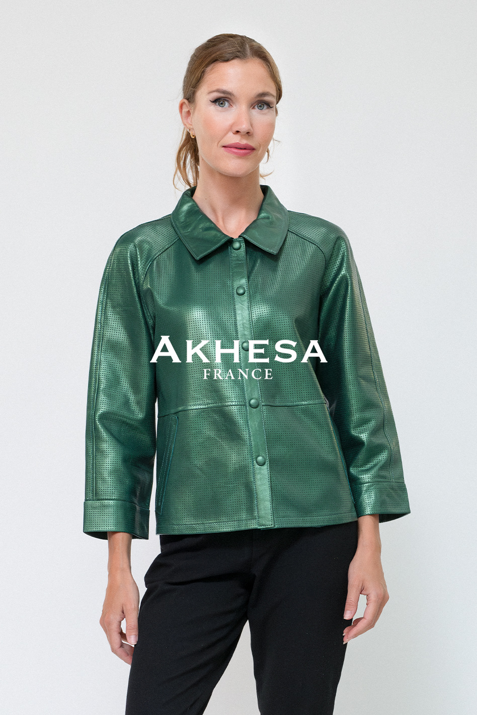 Akhesa shooting catalogue en studio à Nice, France
