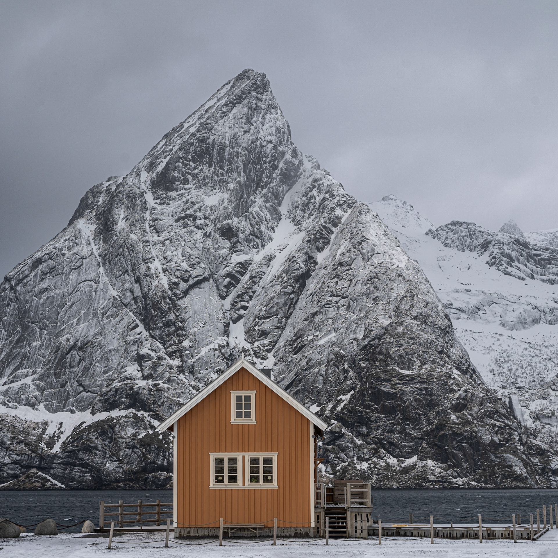 Det gule huset - Sakrisøy, Lofoten
