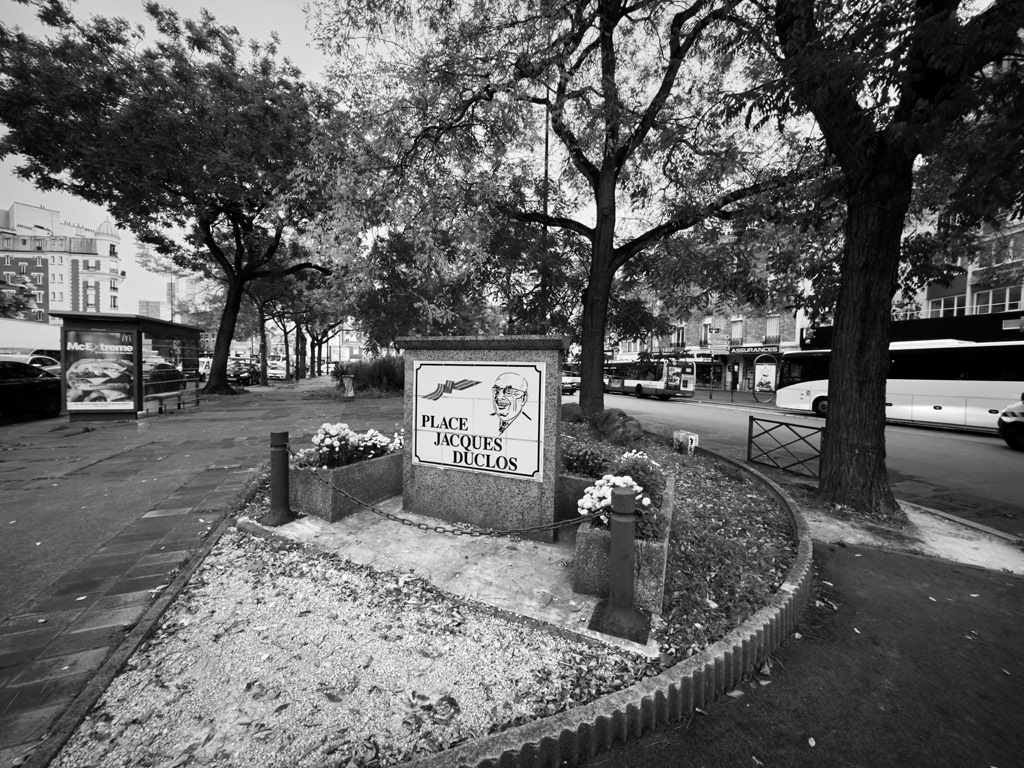 2024-Croix de Chavaux Place Jacques Duclos