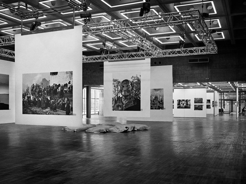 2022 - Matthieu Ricard - Hymne à la beauté - Grande Arche Paris la Défense
