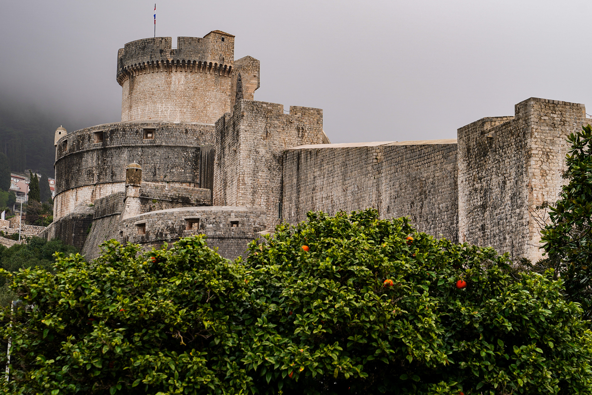 The walls of Dubrovnik, once struck by artillery fire, now echo with the footsteps of tourists eager to explore the “Pearl of the Adriatic.”