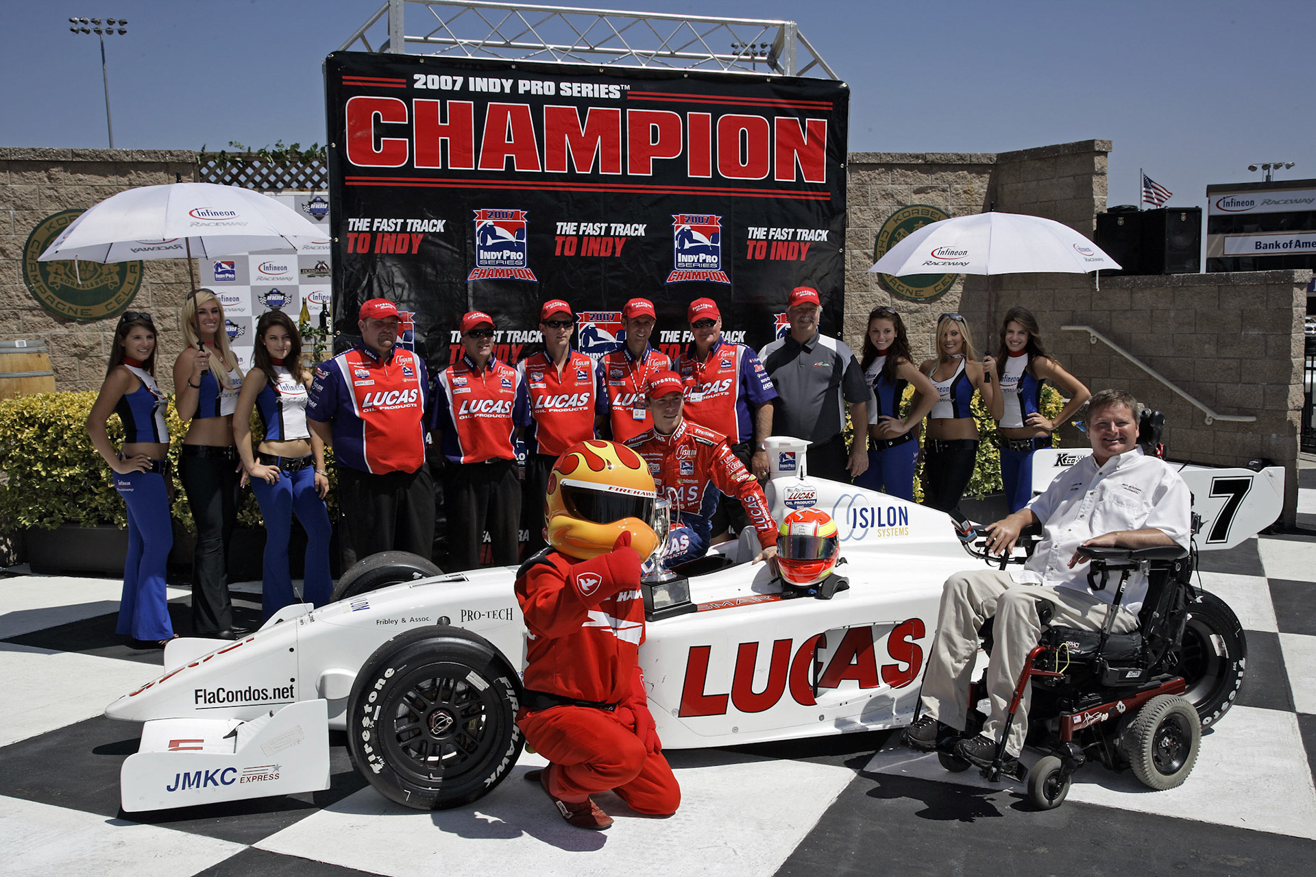 English racer - Alex Lloyd - won the the 2007 Indy Car Pro Championship for the Sam Schmidt Team...  ©  IAN DONALD