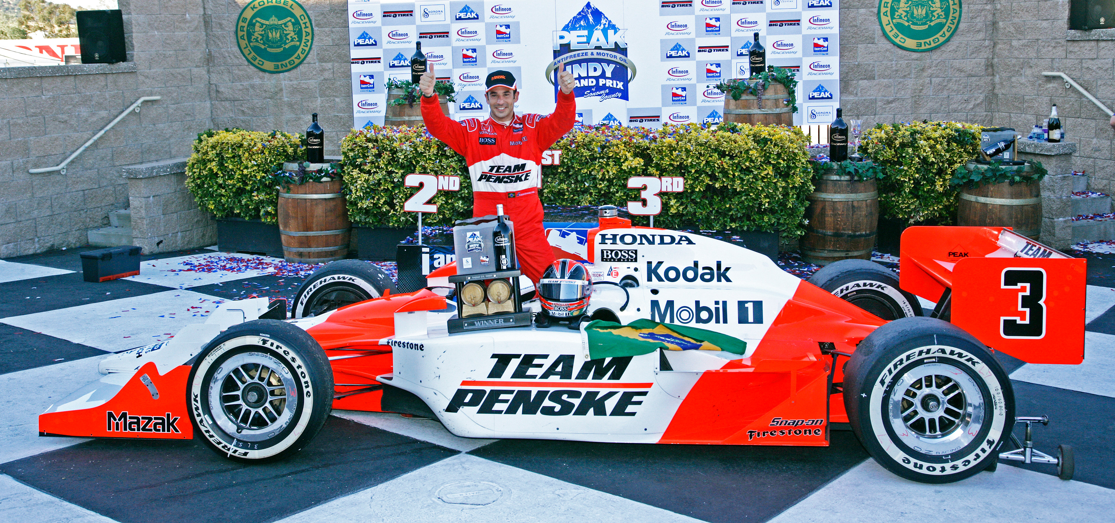 Helio Castroneves in Winner's Circle ©  IAN DONALD